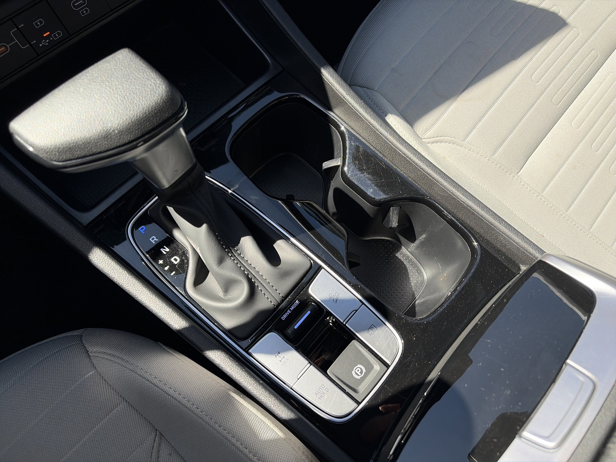 2025 Hyundai Santa Cruz SE - Photo 21