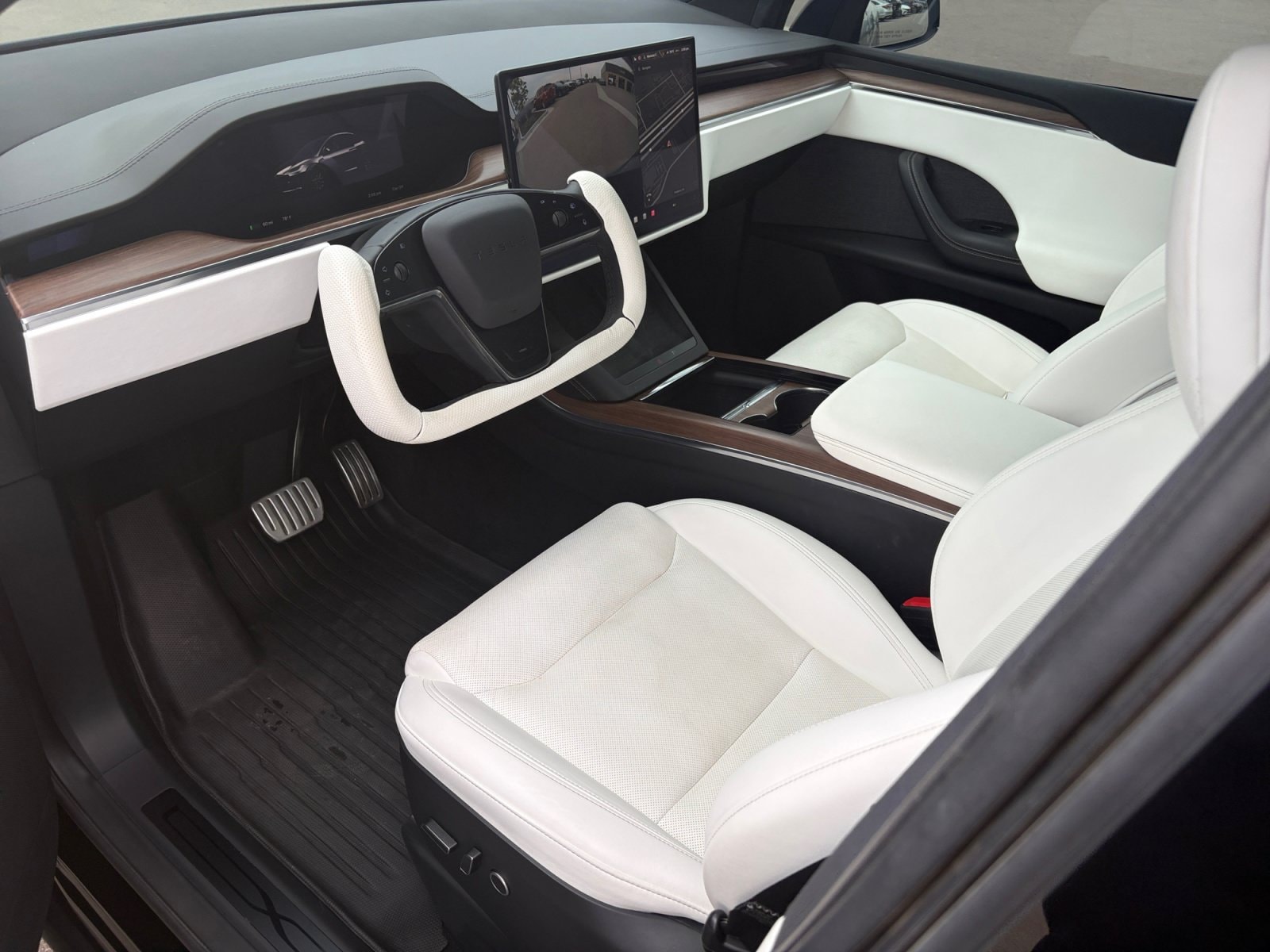 2022 Tesla Model X Long Range - Photo 15