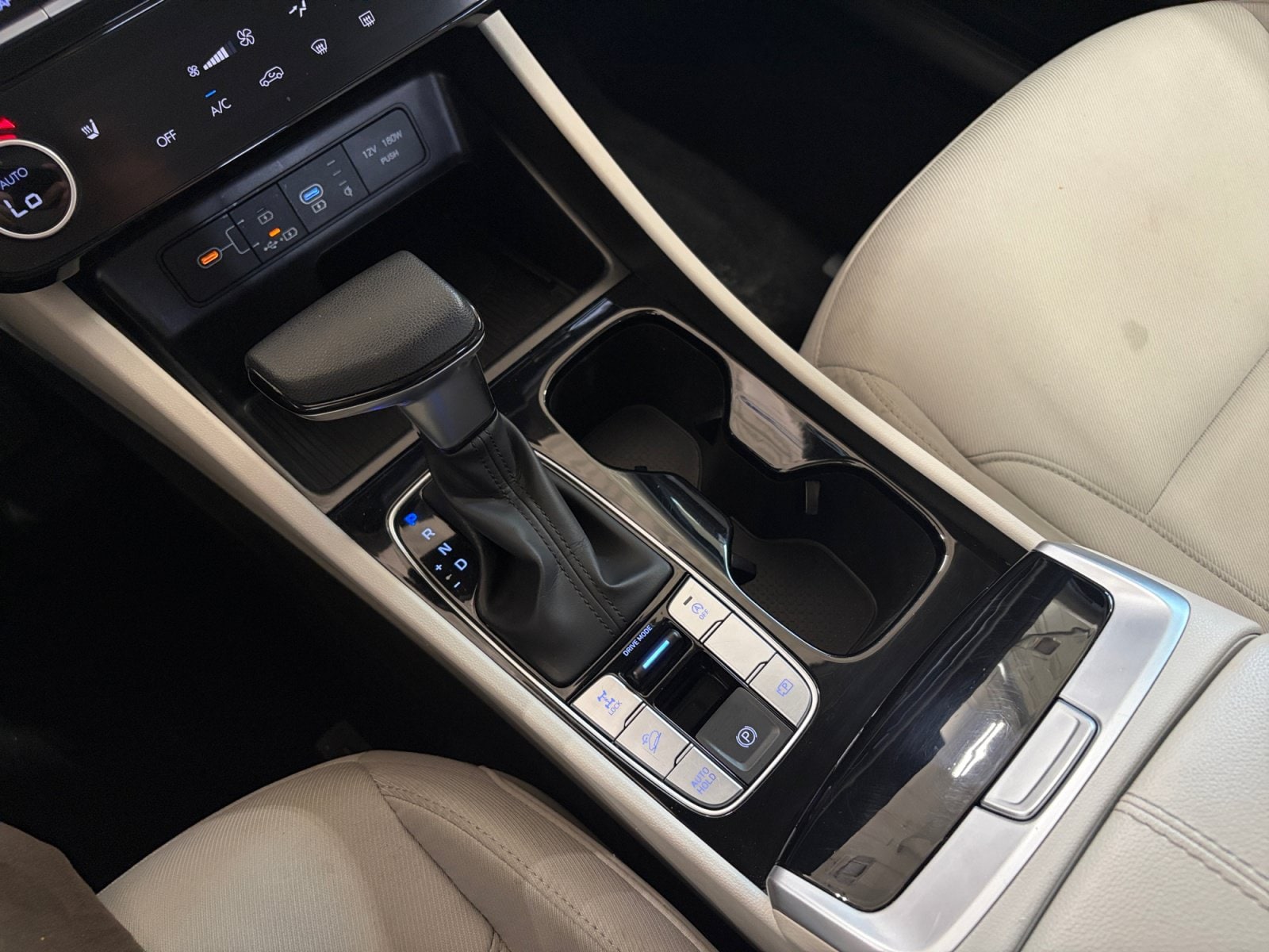 2025 Hyundai Tucson SEL - Photo 16