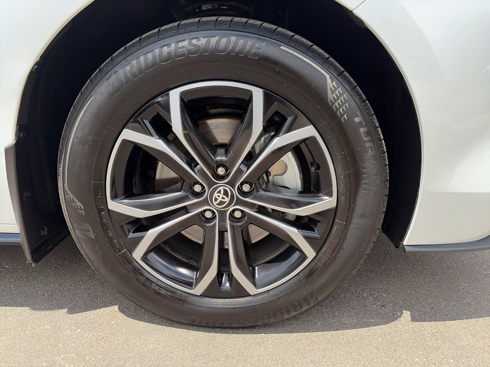 2025 Toyota Sienna Platinum - Photo 35