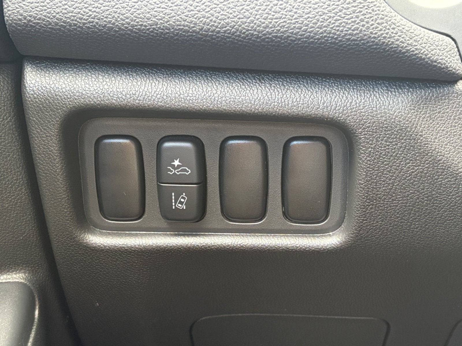 2024 Mitsubishi Outlander Sport LE - Photo 13
