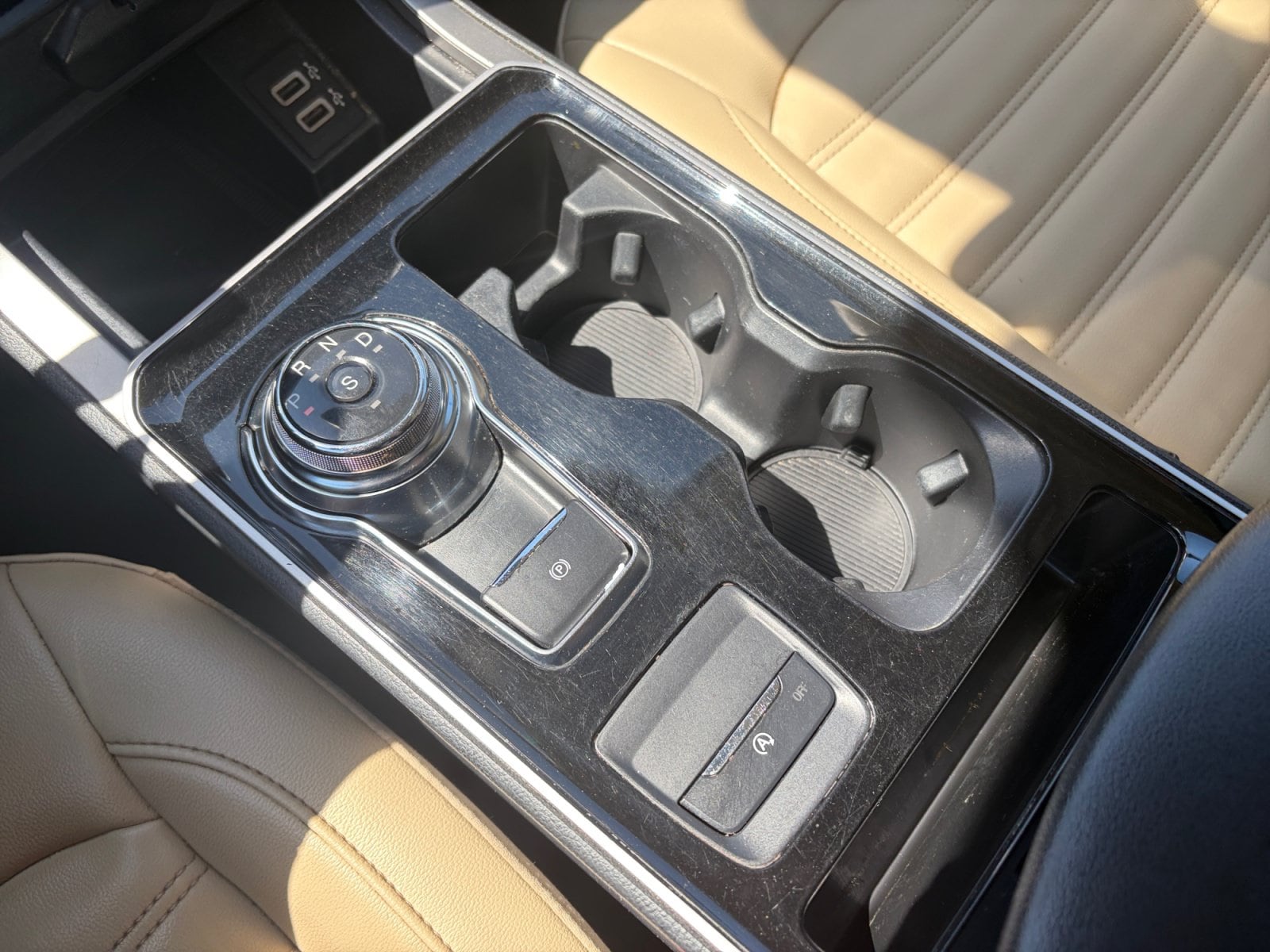 2020 Ford Edge SEL - Photo 16