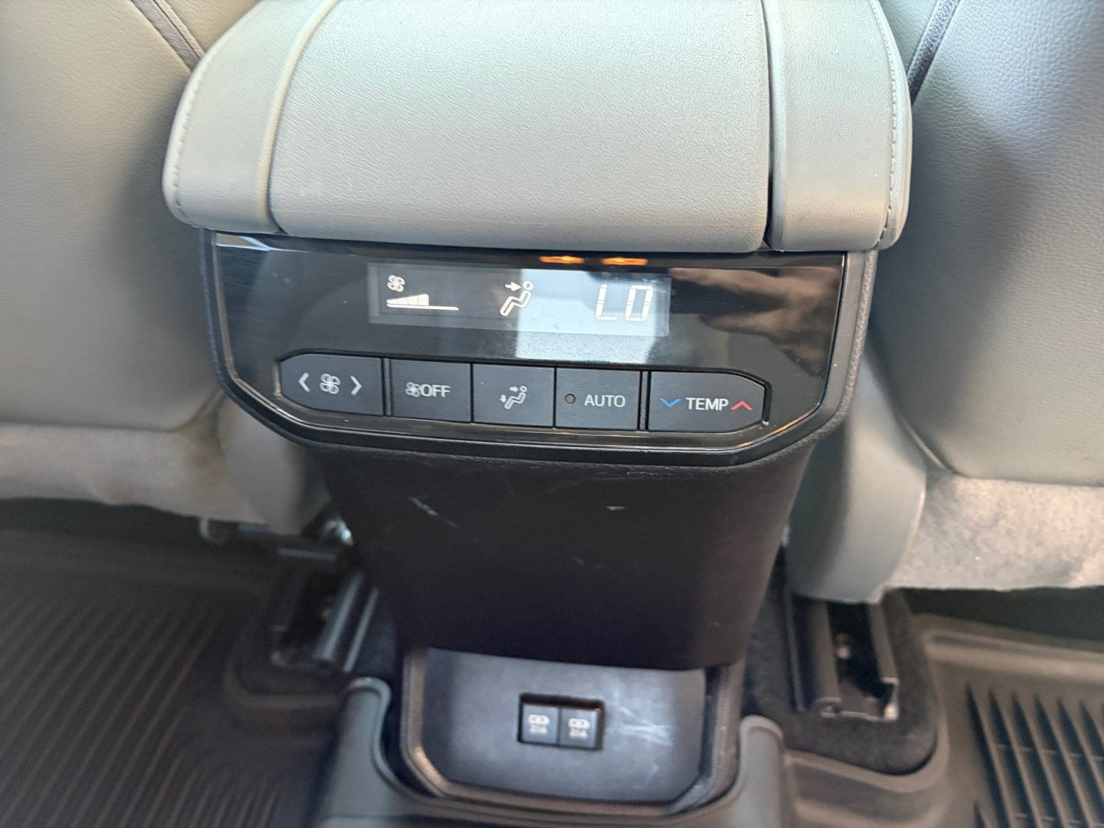 2021 Toyota Highlander XLE - Photo 33