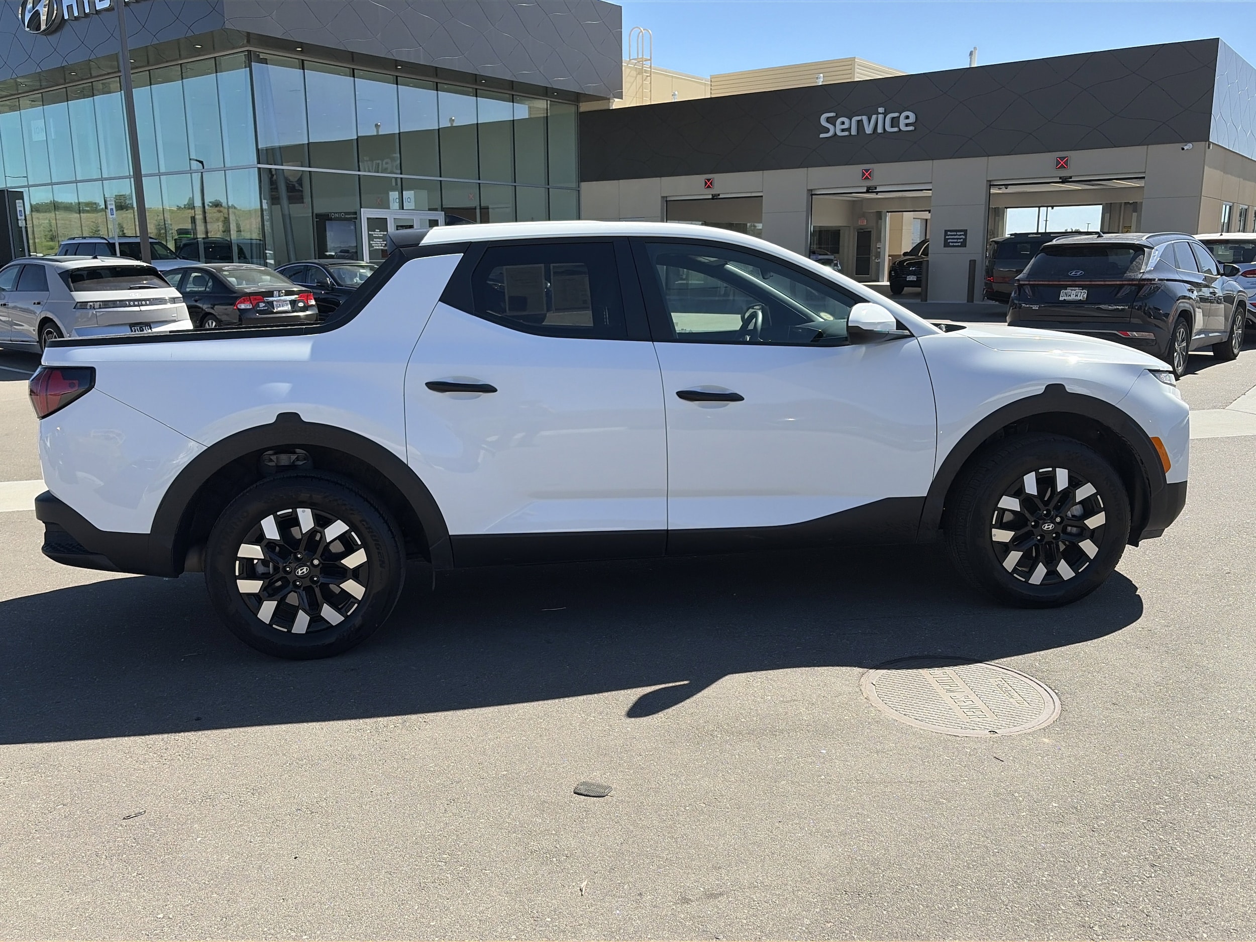 2025 Hyundai Santa Cruz SE - Photo 10