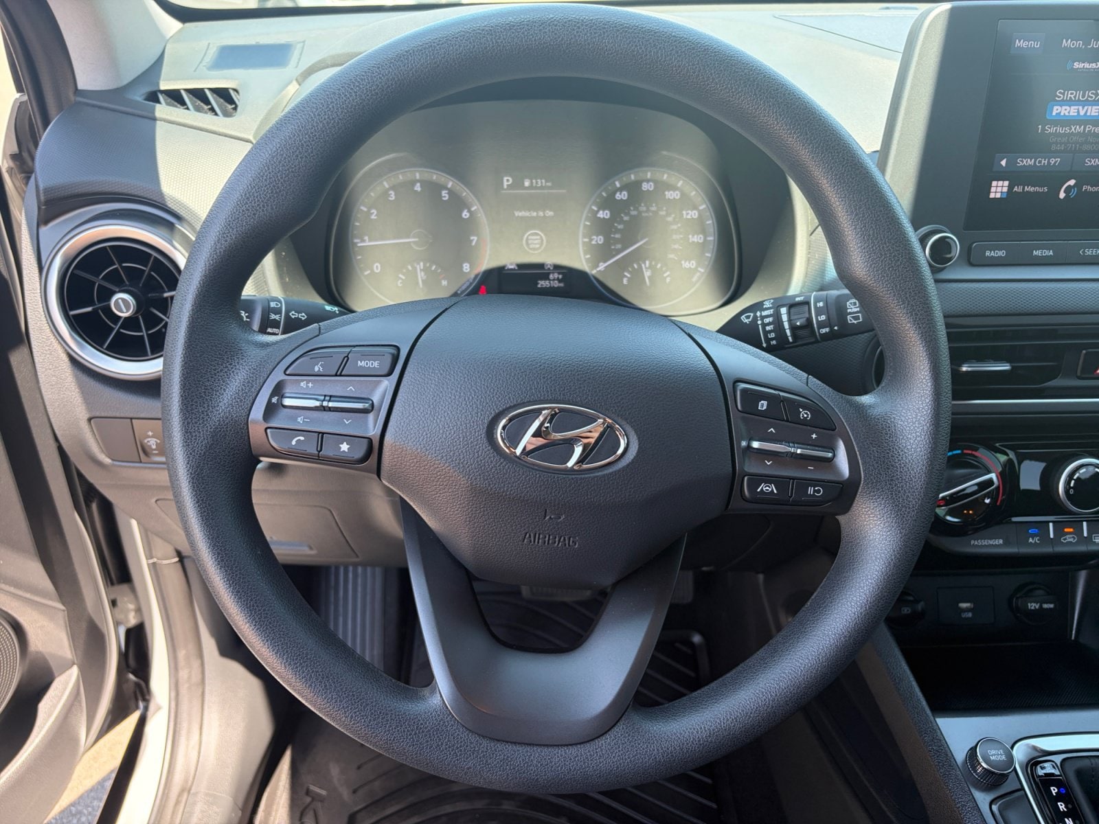 2023 Hyundai Kona SEL - Photo 10