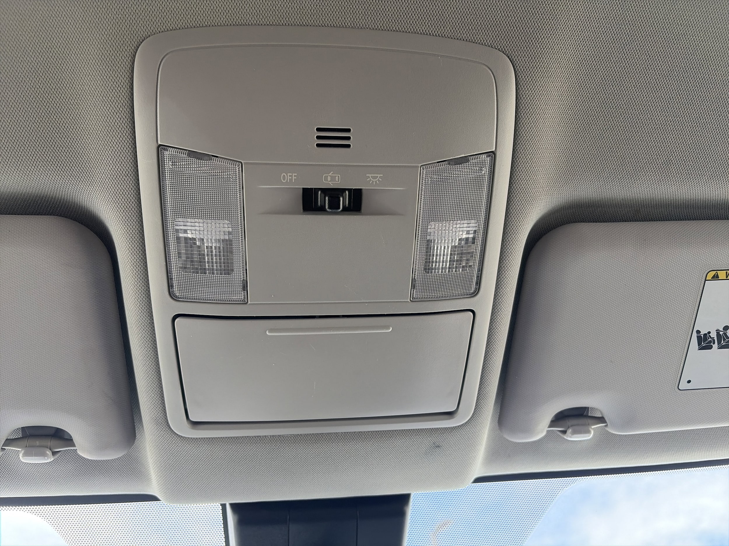 2017 Toyota RAV4 LE - Photo 14