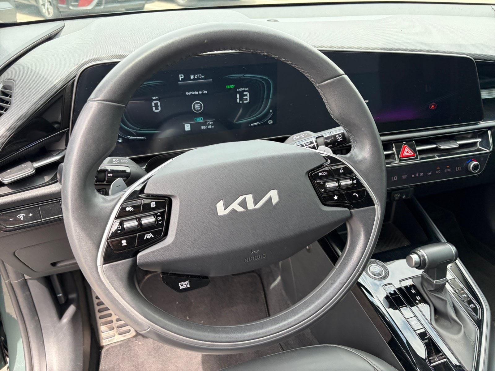 2023 Kia Niro EX Touring - Photo 10