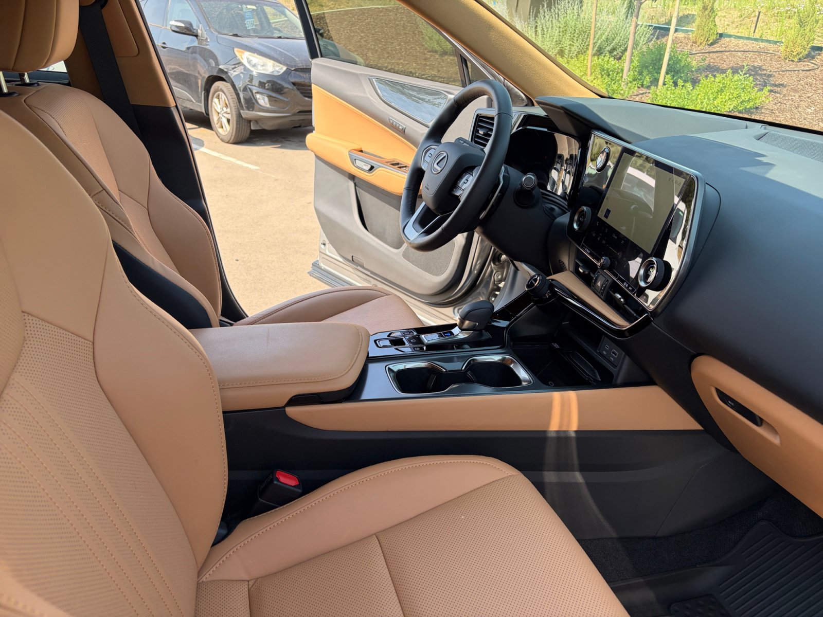 2025 Lexus NX 350 - Photo 20