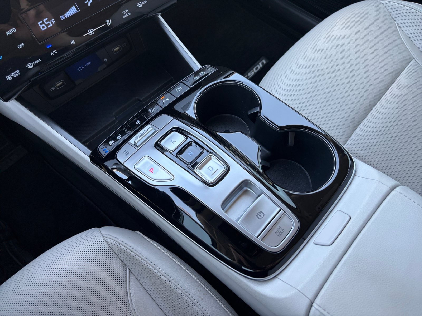 2022 Hyundai Tucson Limited - Photo 16
