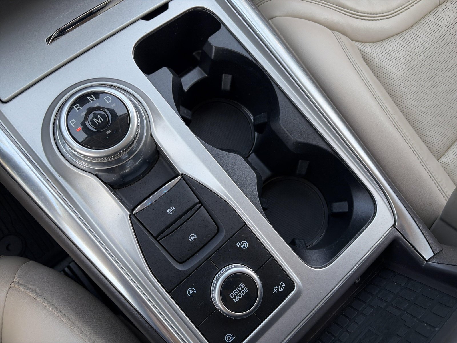 2020 Ford Explorer Platinum - Photo 22