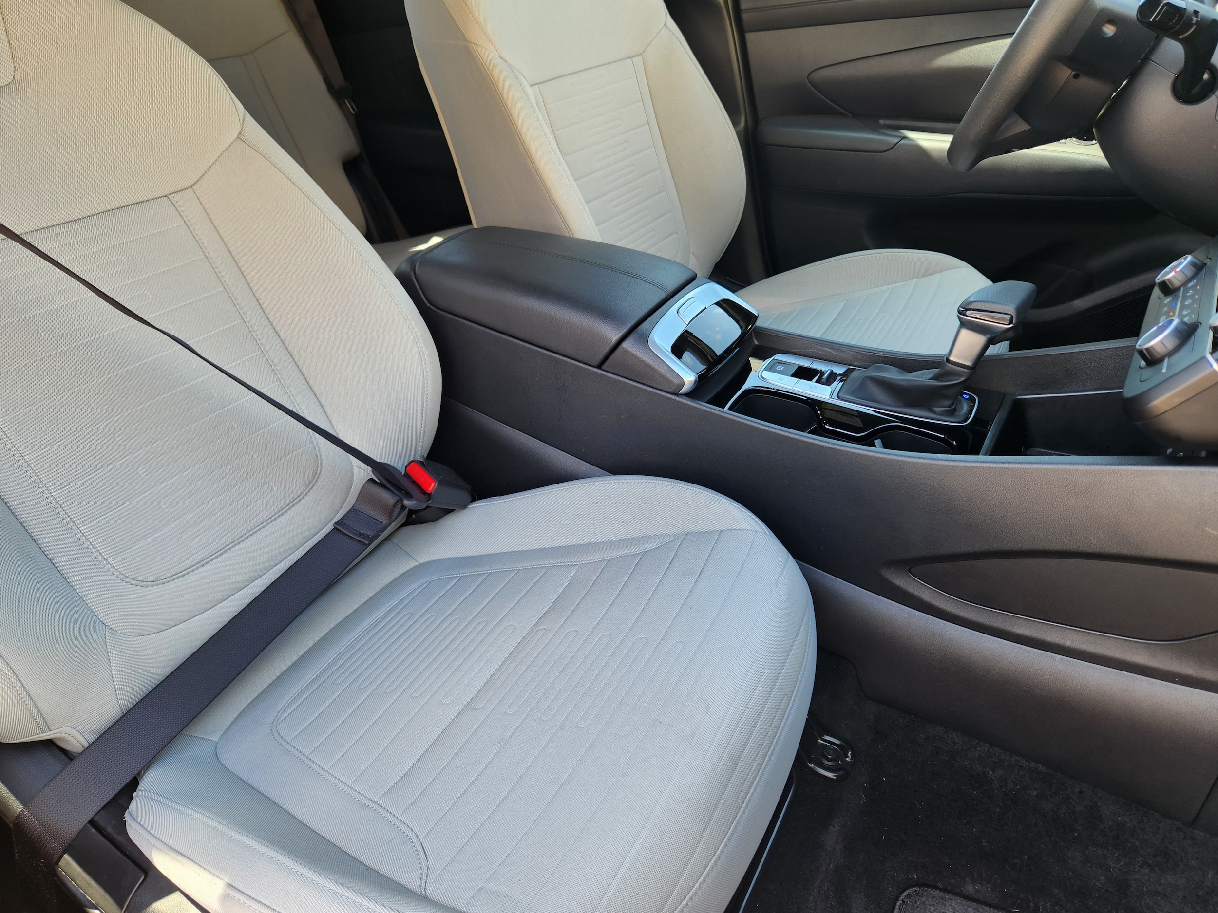 2025 Hyundai Santa Cruz SE - Photo 16