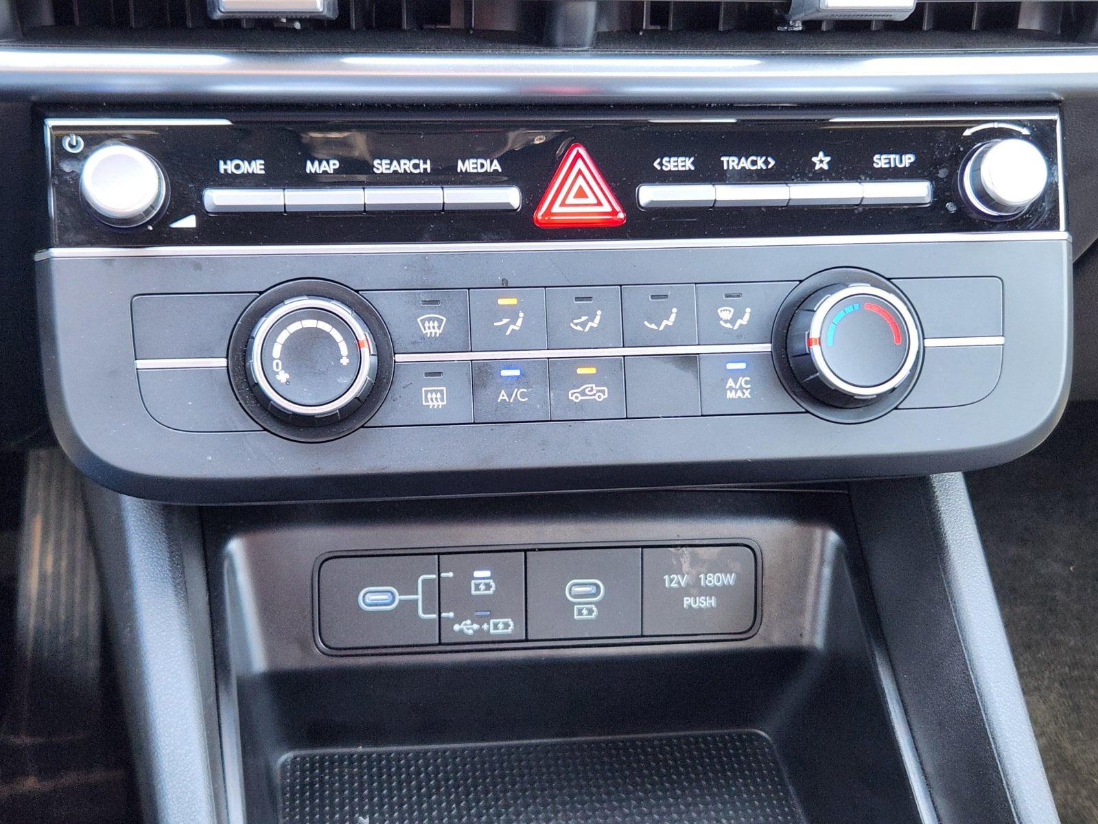 2025 Hyundai Santa Cruz SE - Photo 26