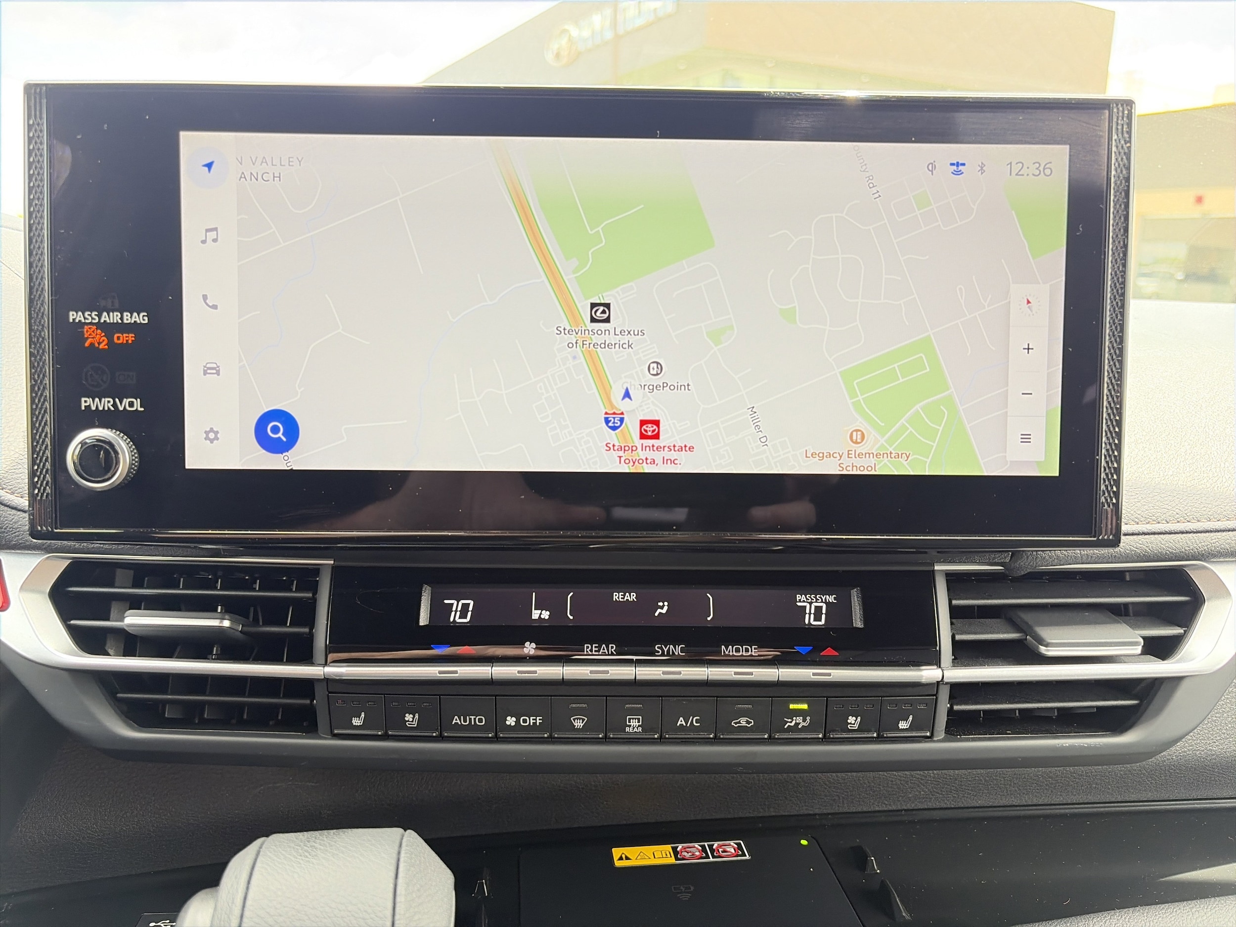 2025 Toyota Sienna Platinum - Photo 18