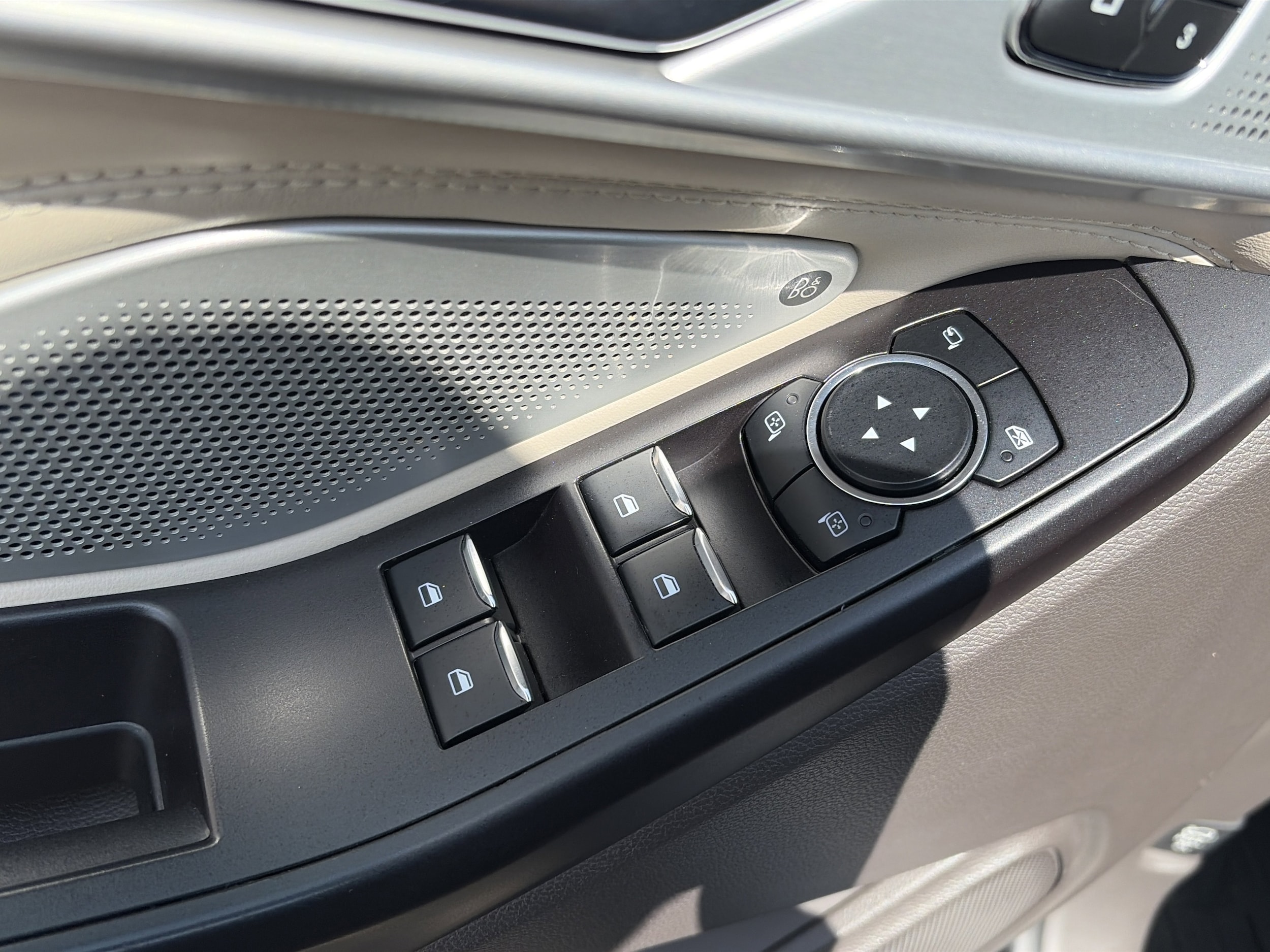 2020 Ford Explorer Platinum - Photo 14