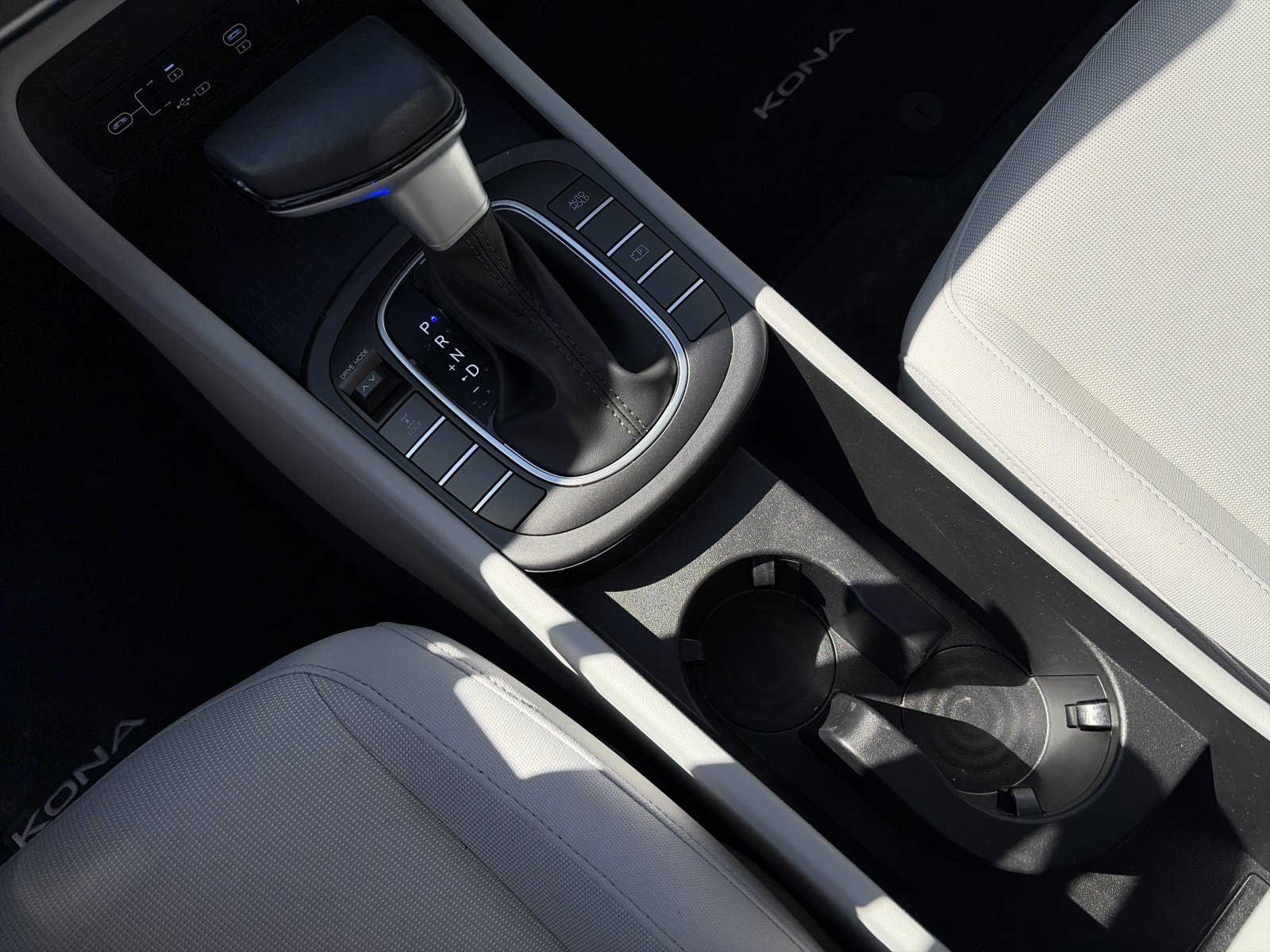 2025 Hyundai Kona SEL - Photo 20