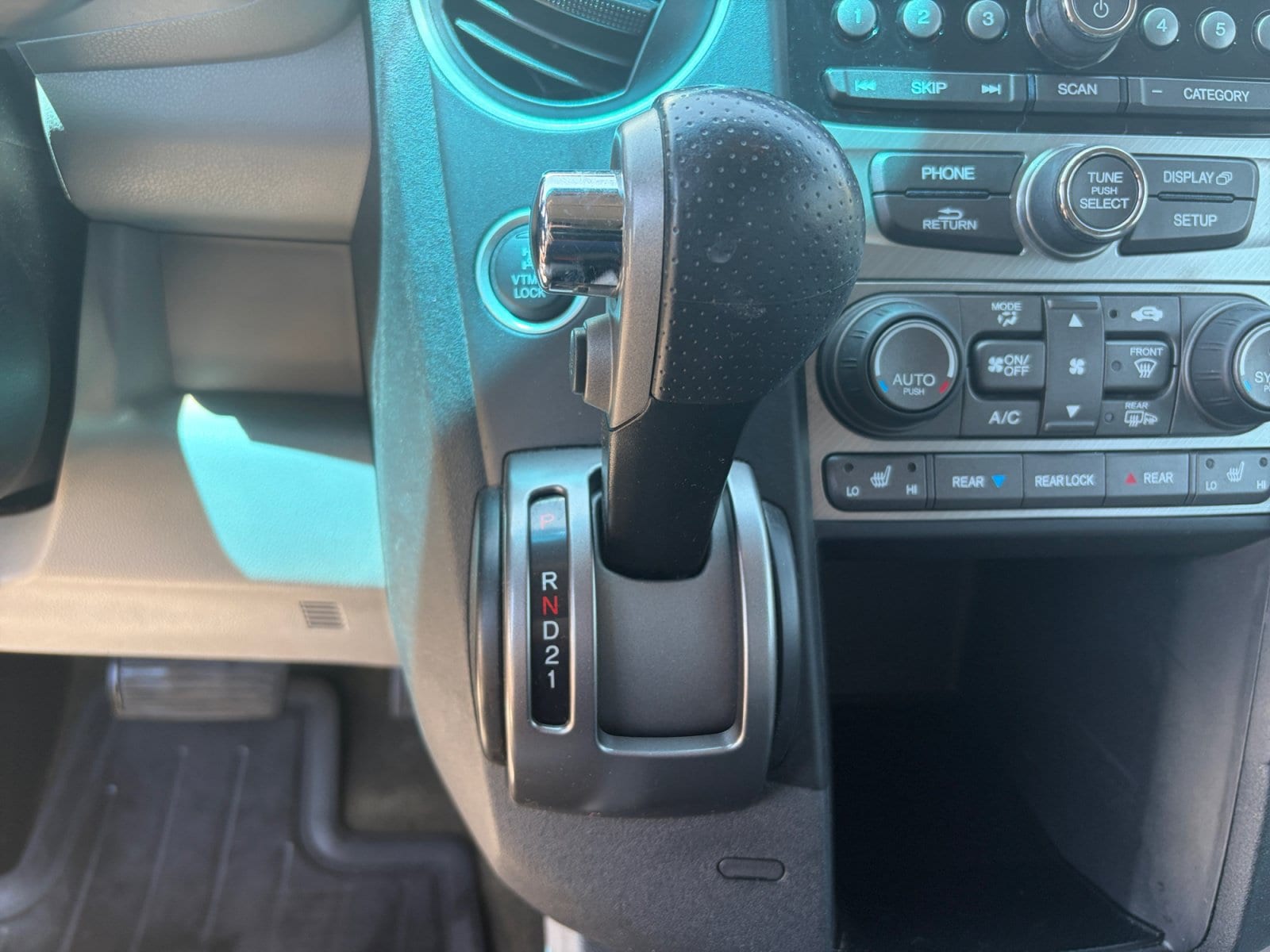 2015 Honda Pilot EX-L - Photo 13