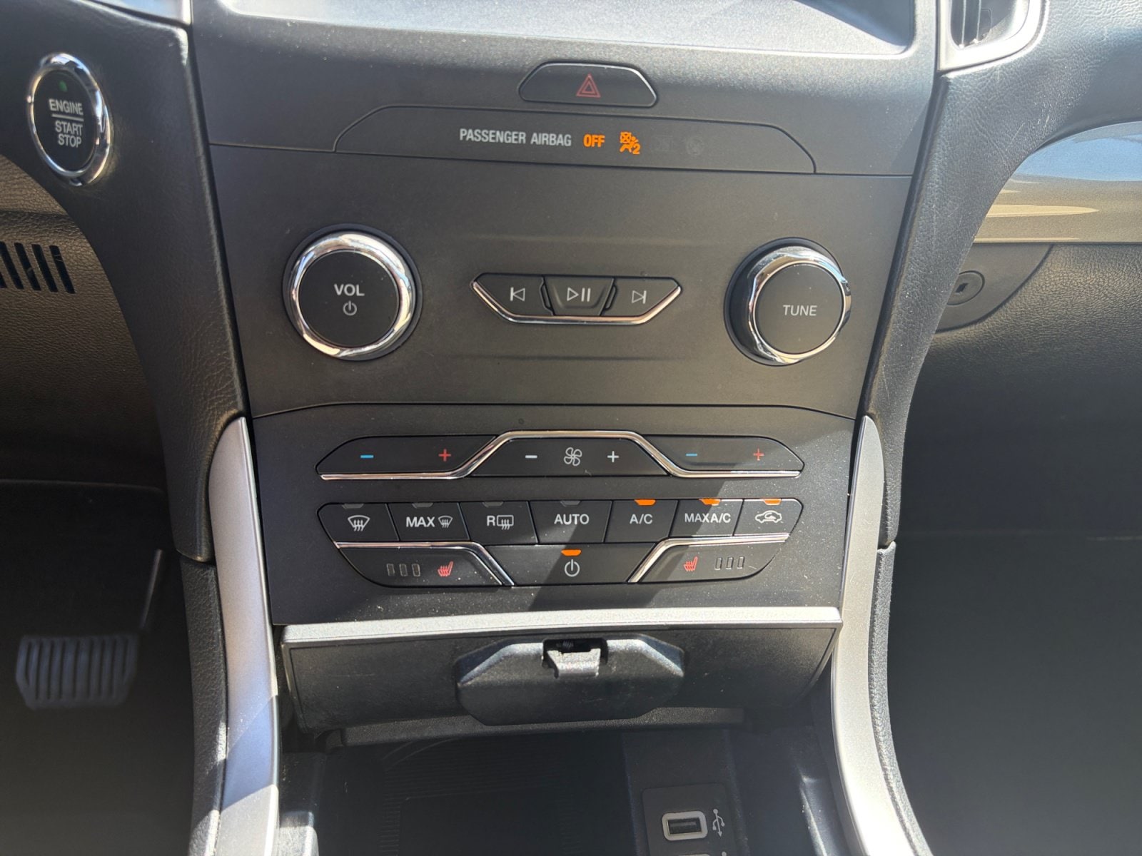 2020 Ford Edge SEL - Photo 32