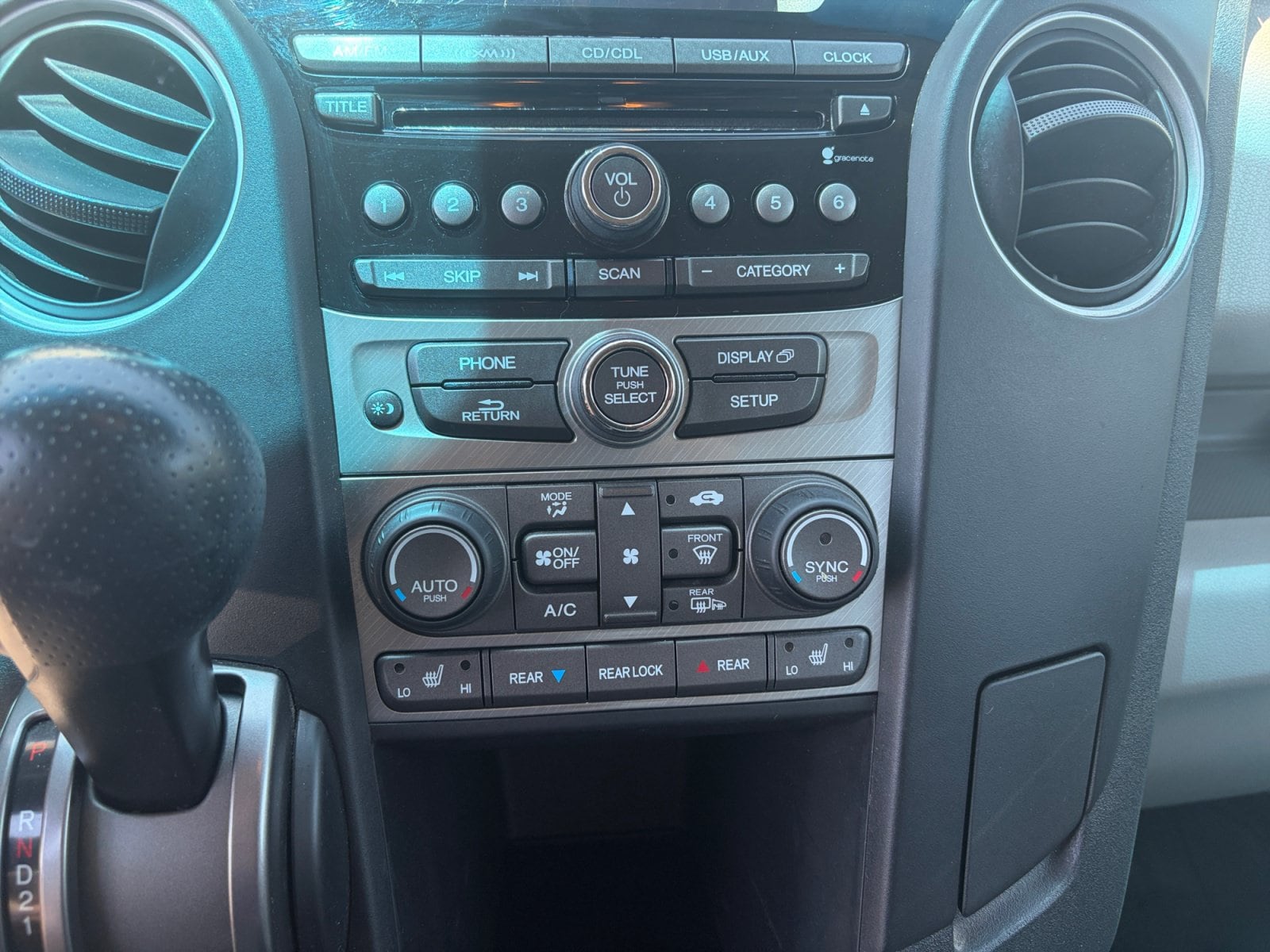 2015 Honda Pilot EX-L - Photo 32