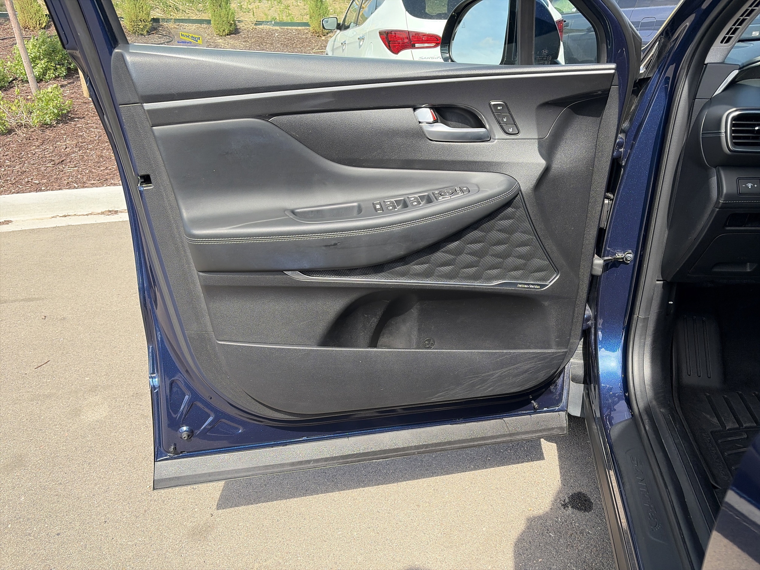 2022 Hyundai Santa Fe Limited - Photo 11
