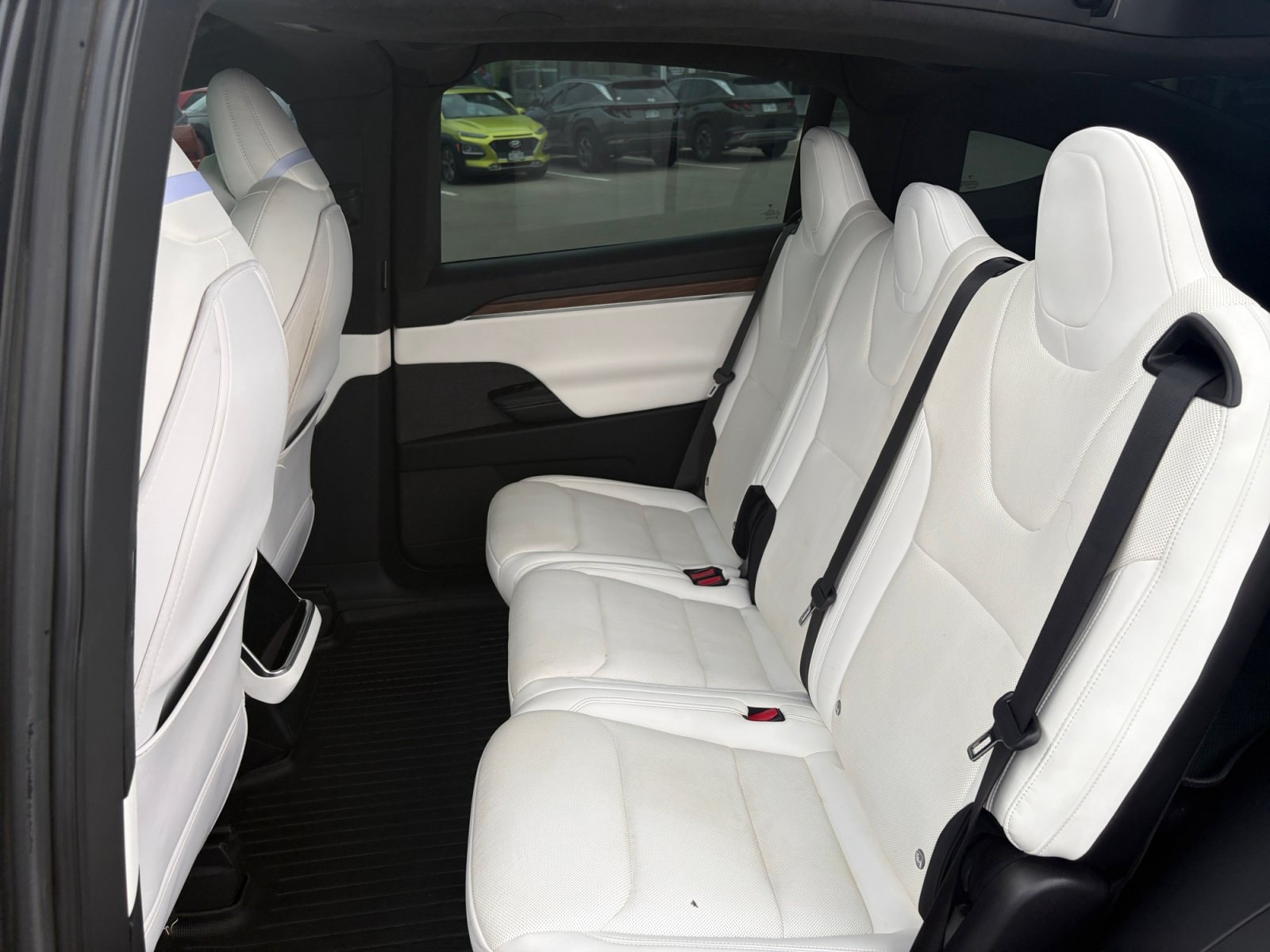 2022 Tesla Model X Long Range - Photo 18