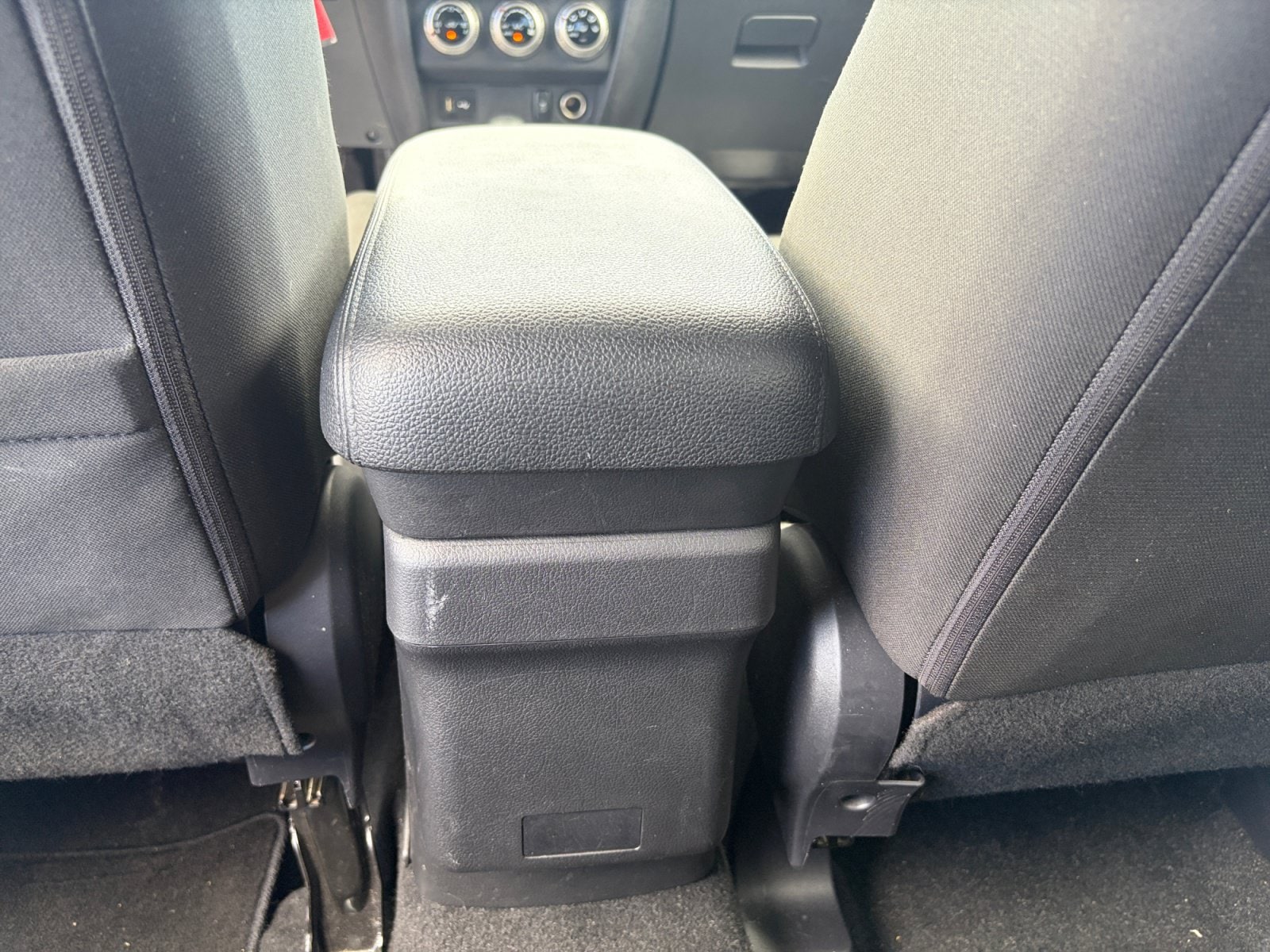 2024 Mitsubishi Outlander Sport LE - Photo 31