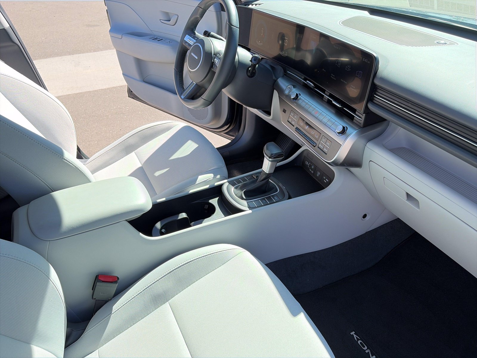 2025 Hyundai Kona SEL - Photo 27