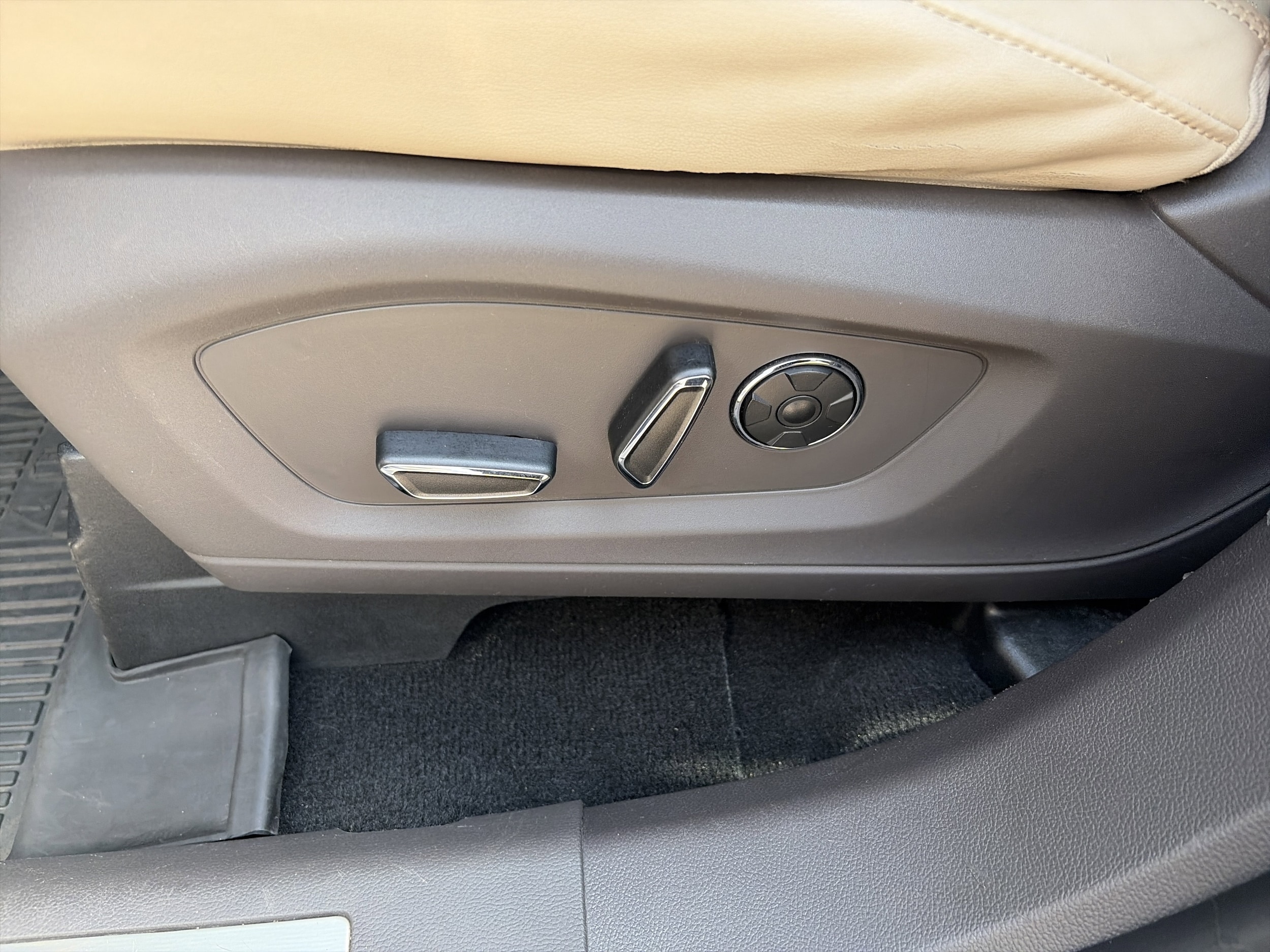 2020 Ford Explorer Platinum - Photo 27