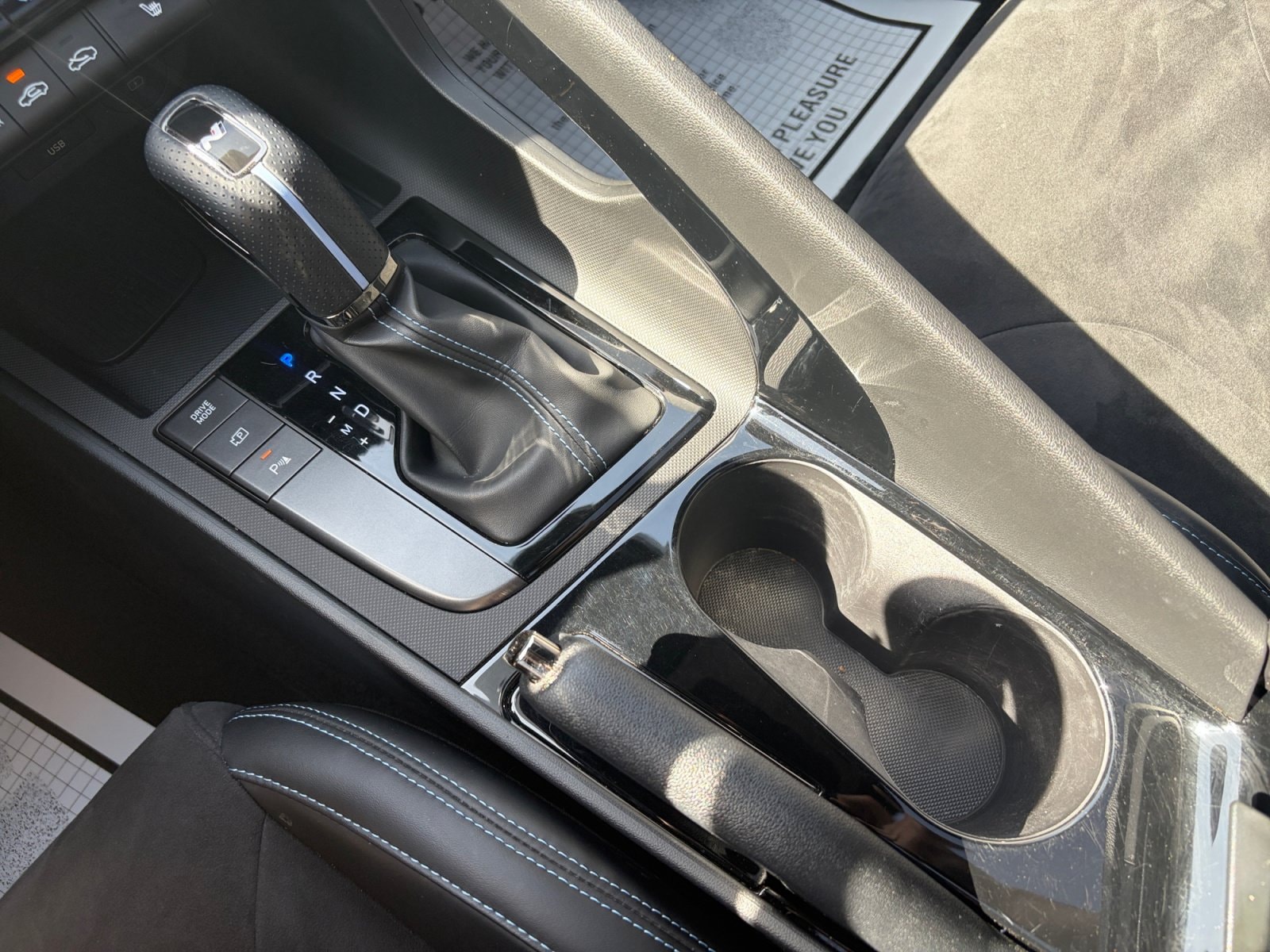 2025 Hyundai Elantra N - Photo 14