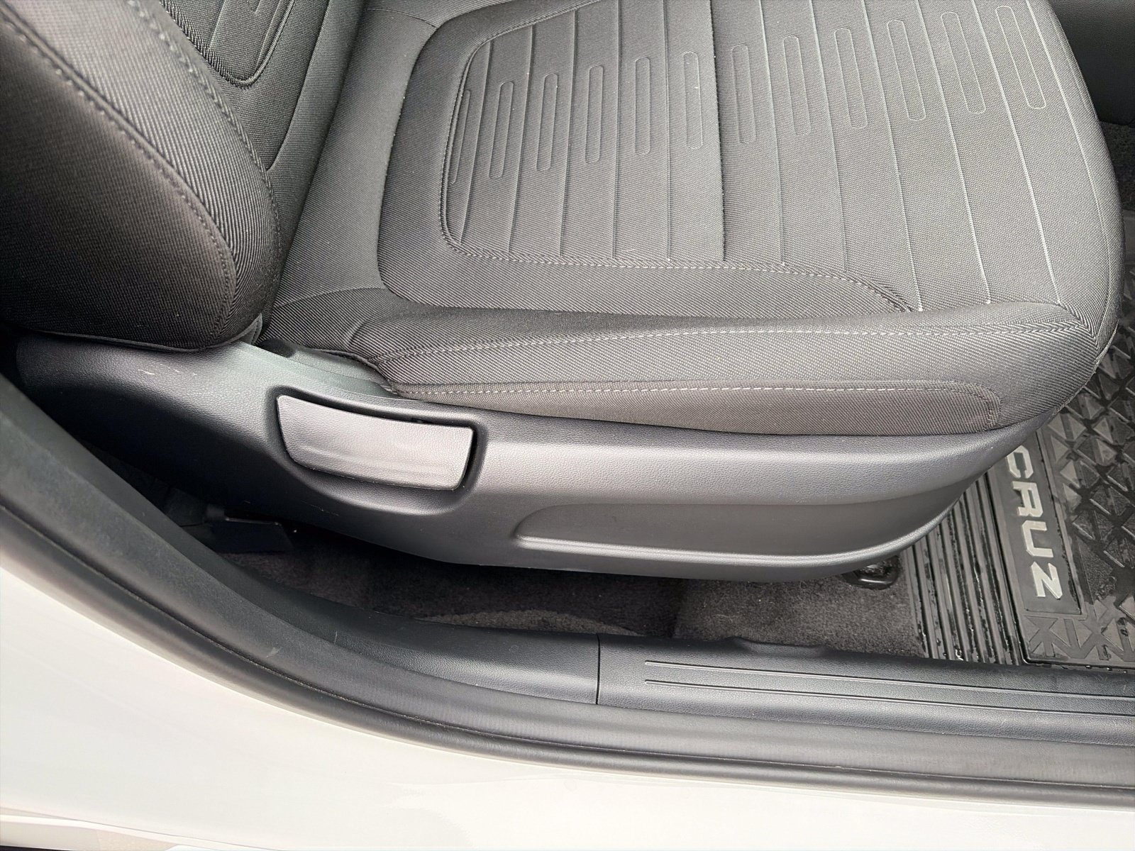 2025 Hyundai Santa Cruz SE - Photo 23