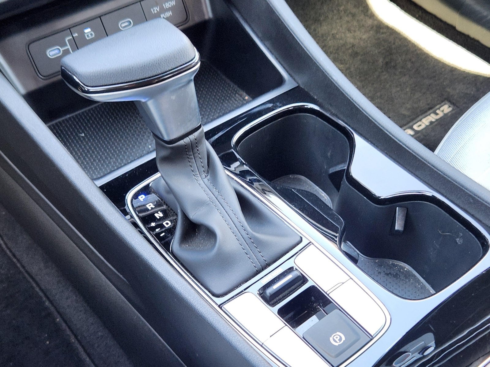 2025 Hyundai Santa Cruz SE - Photo 27