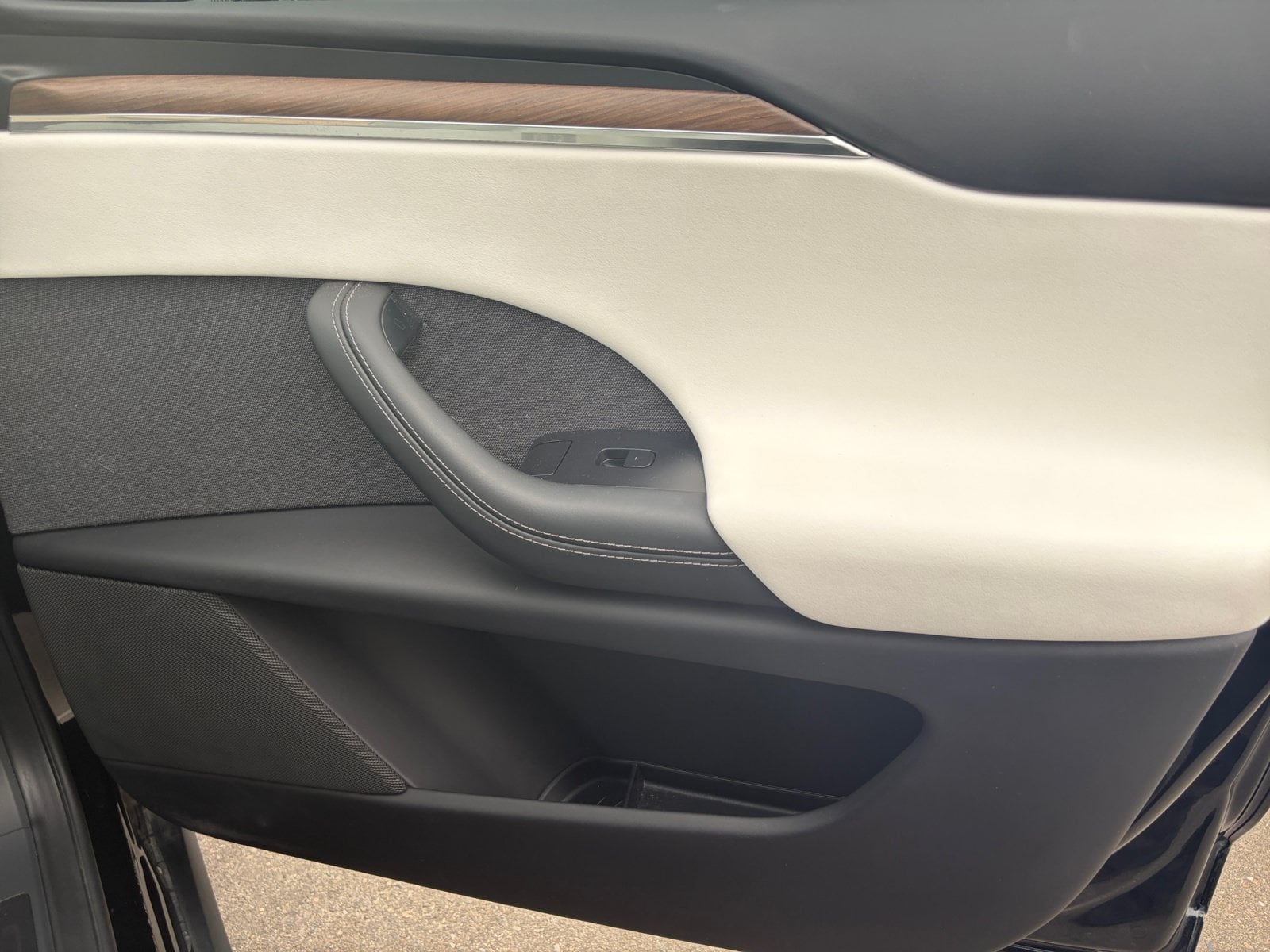 2022 Tesla Model X Long Range - Photo 17