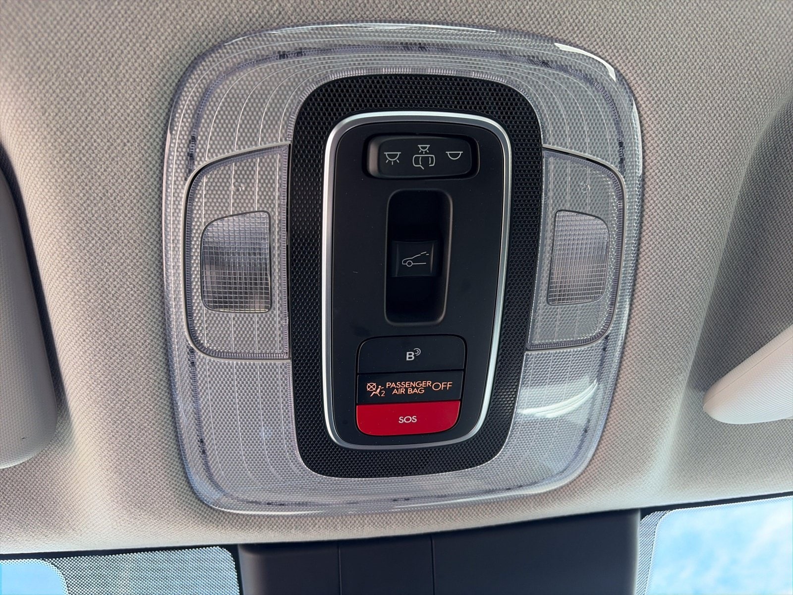 2025 Hyundai Elantra Limited - Photo 25