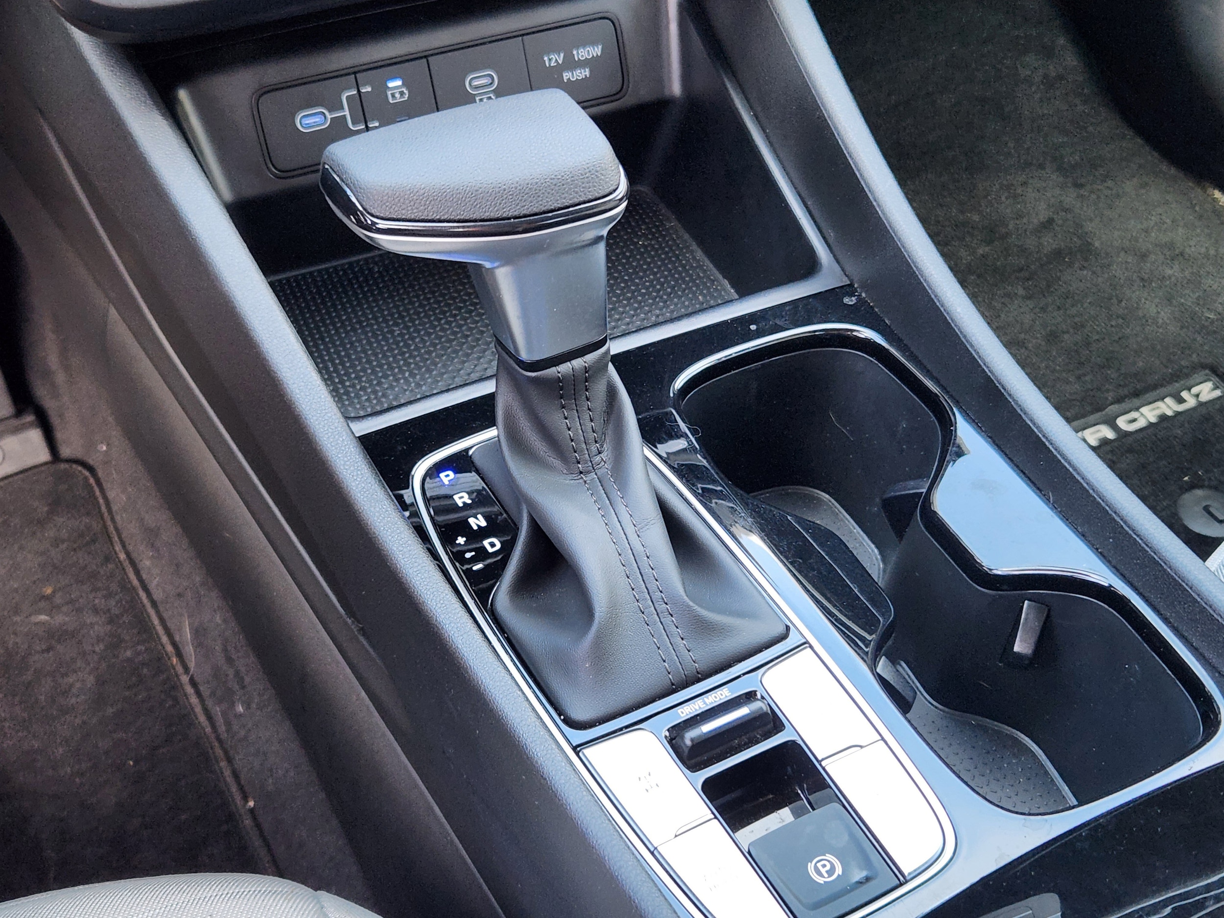 2025 Hyundai Santa Cruz SE - Photo 28