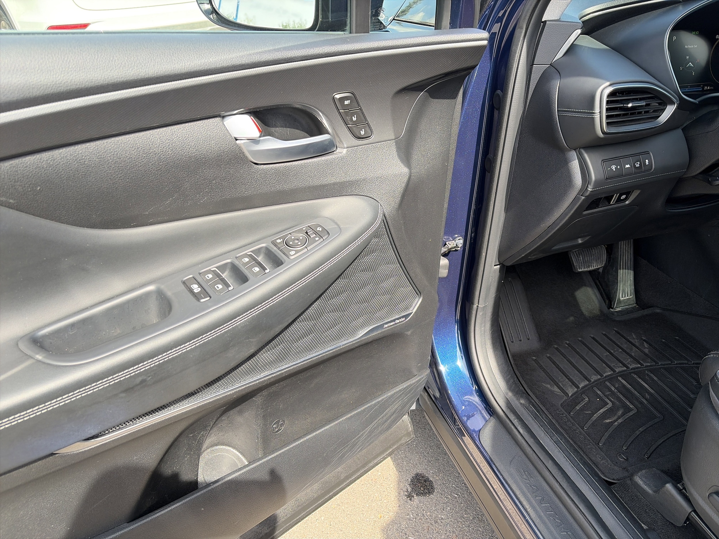 2022 Hyundai Santa Fe Limited - Photo 12