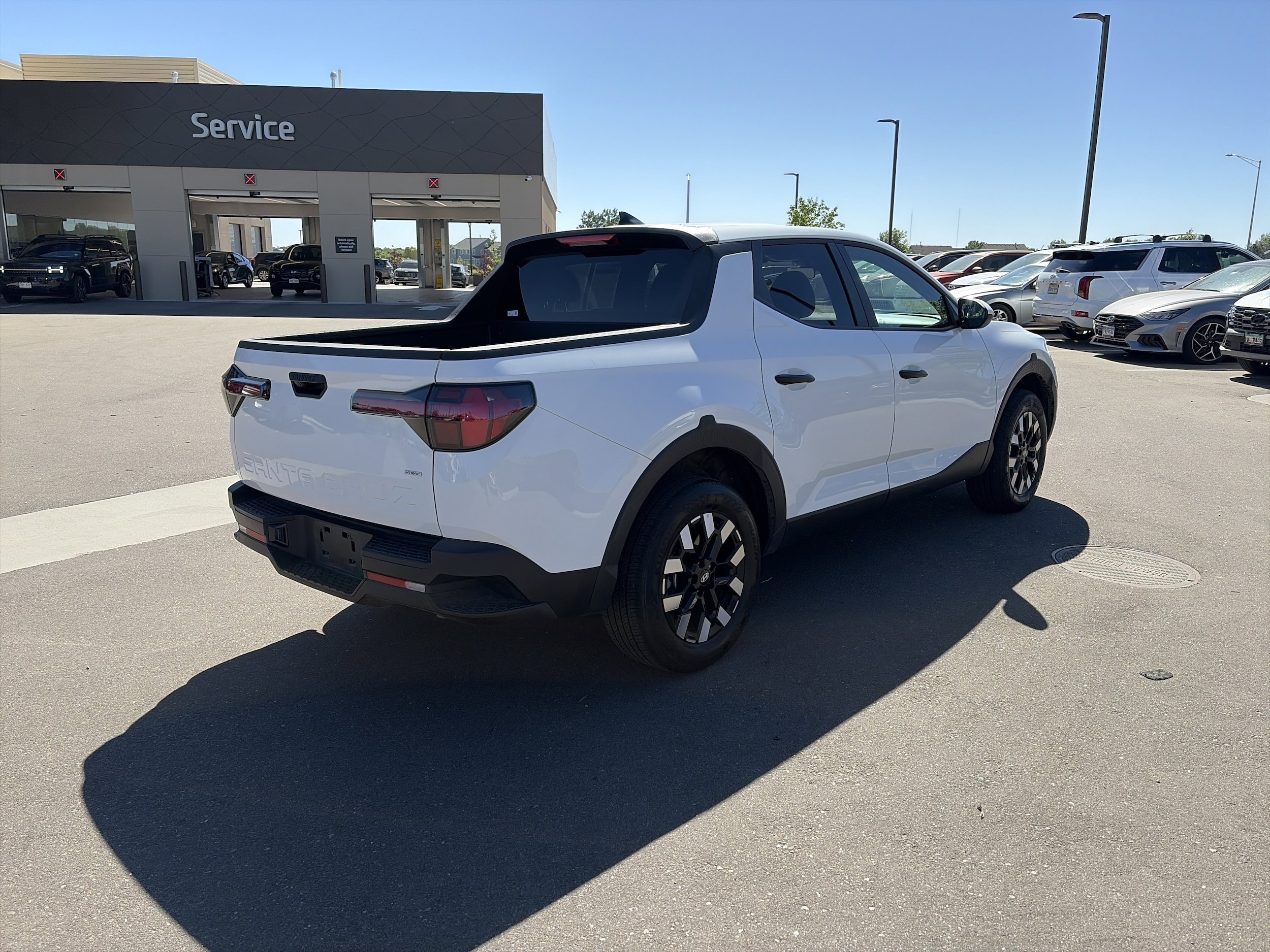 2025 Hyundai Santa Cruz SE - Photo 13