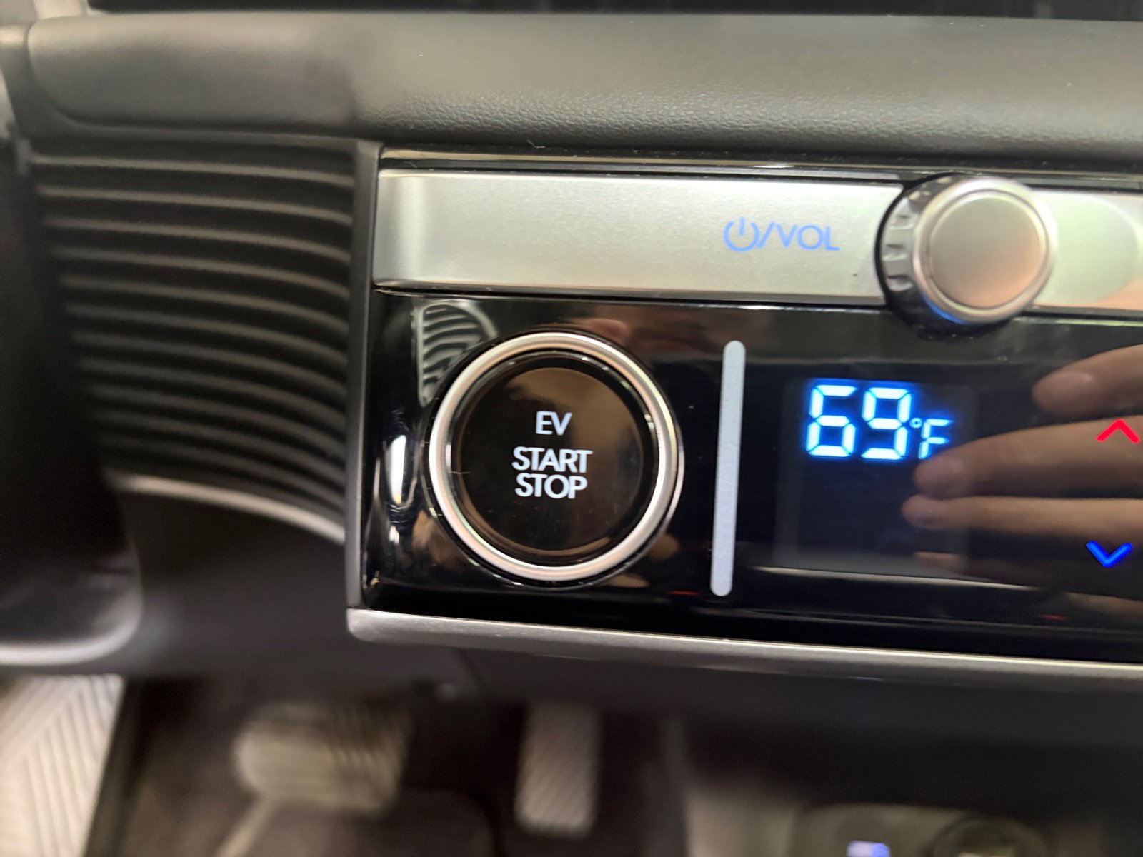 2024 Hyundai IONIQ 5 Limited - Photo 29