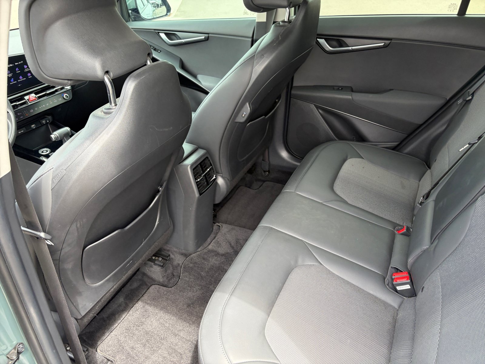 2023 Kia Niro EX Touring - Photo 18