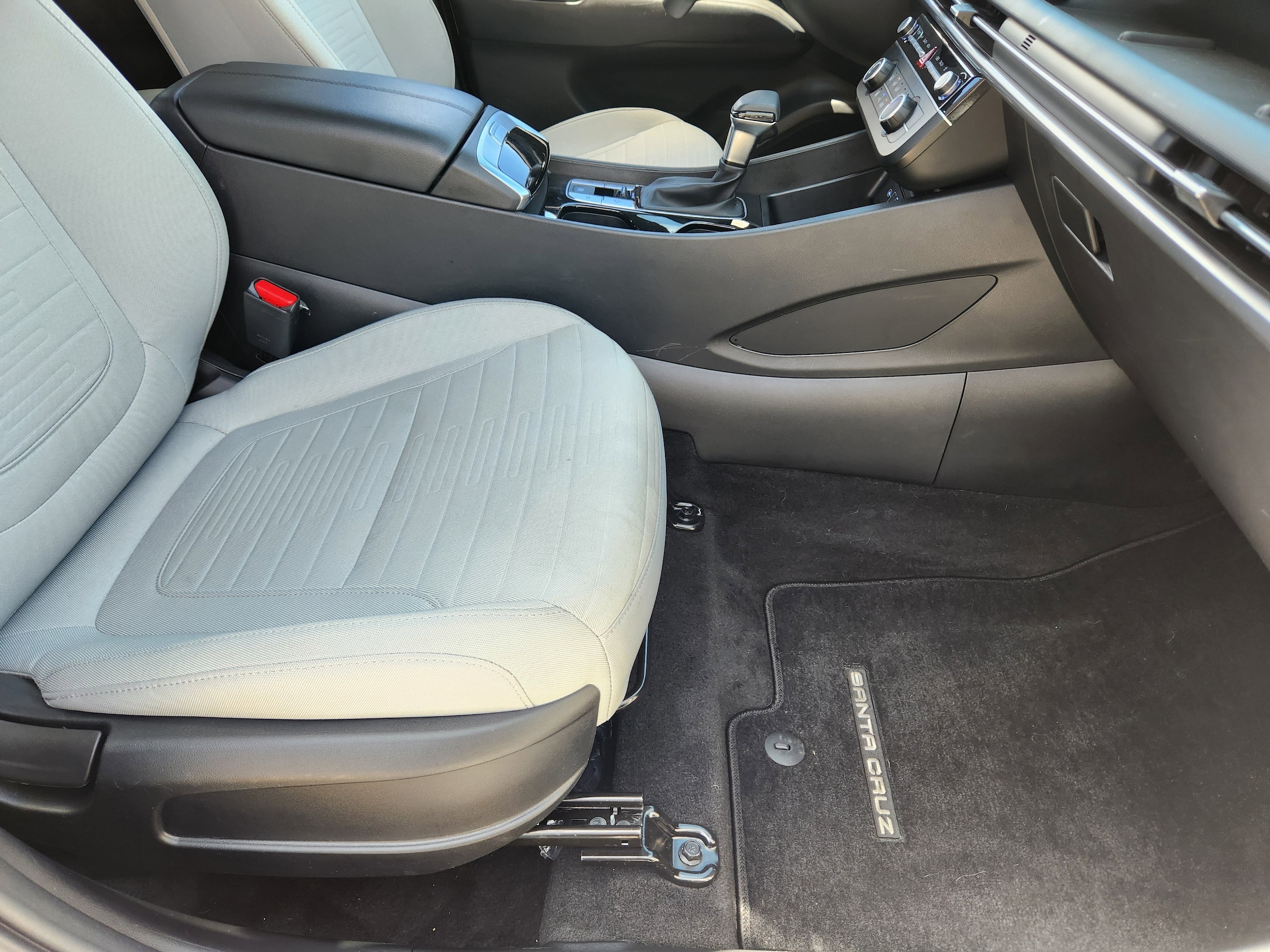 2025 Hyundai Santa Cruz SE - Photo 18