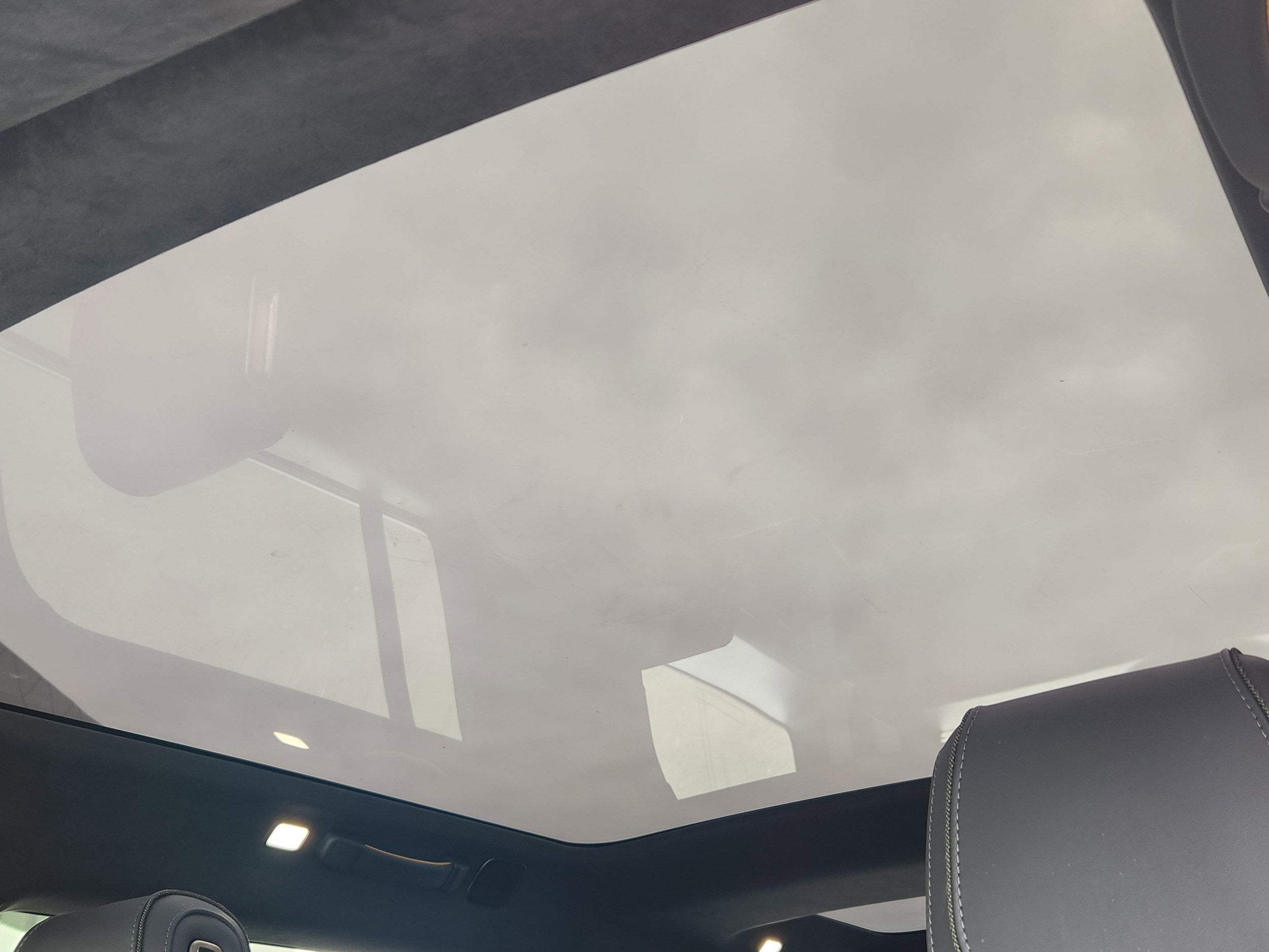 2024 Rivian R1S Adventure - Photo 32