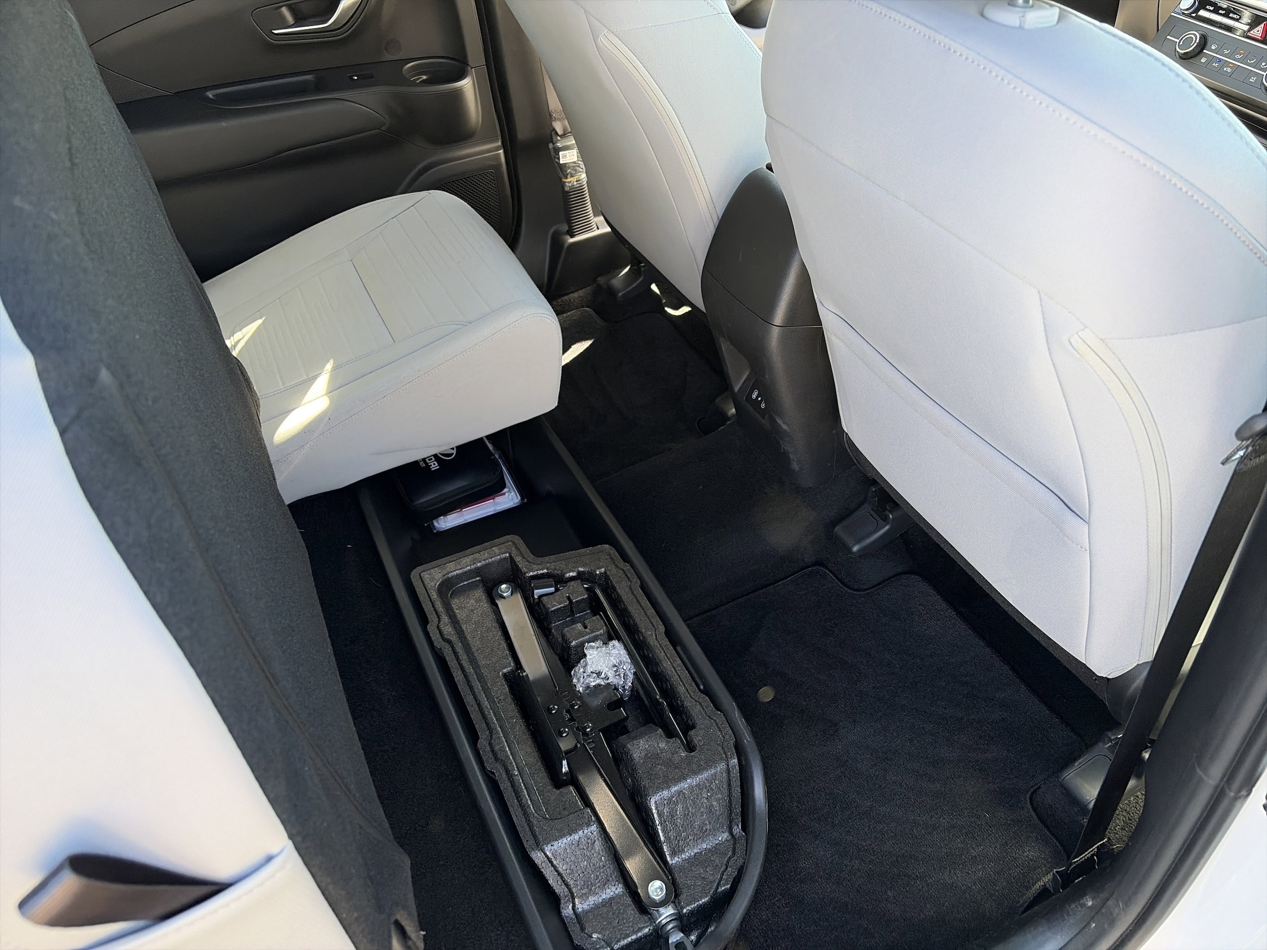 2025 Hyundai Santa Cruz SE - Photo 28