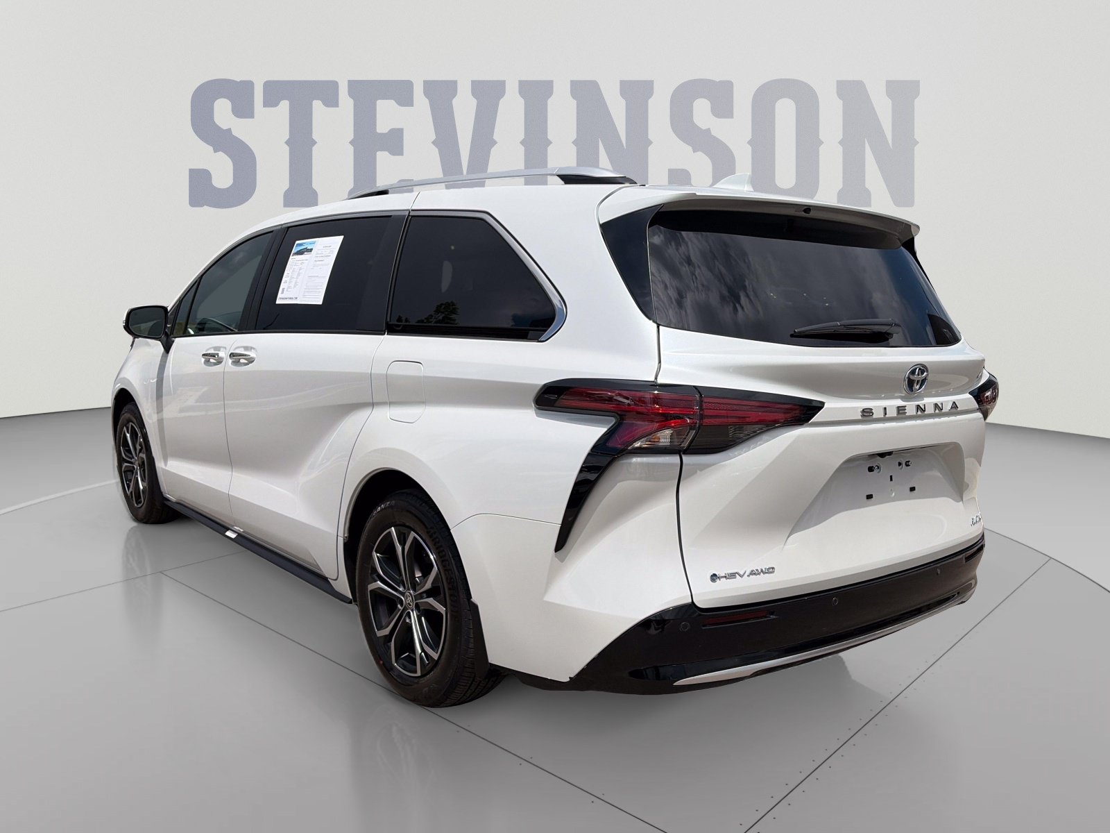 2025 Toyota Sienna Platinum - Photo 8