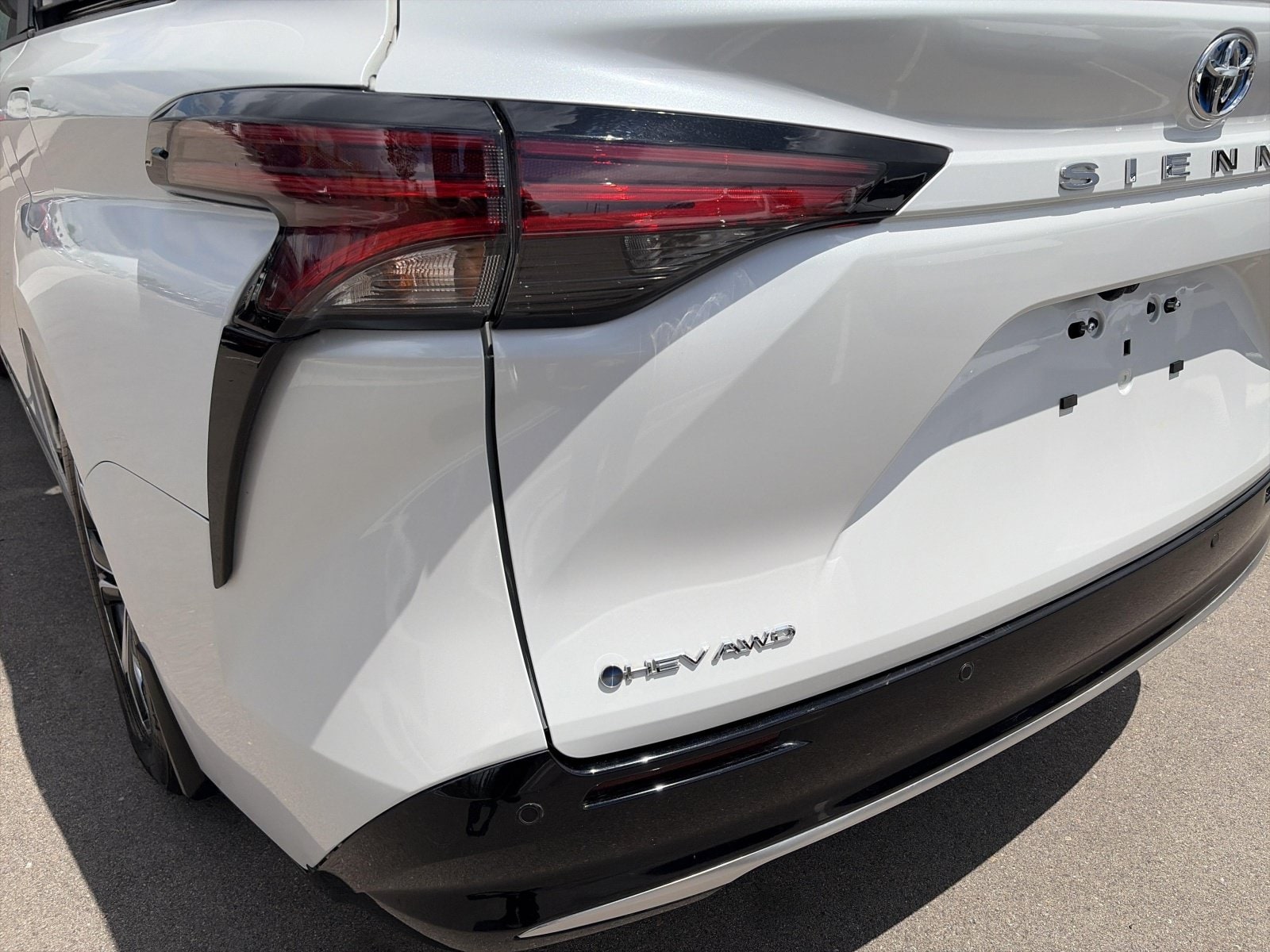 2025 Toyota Sienna Platinum - Photo 37