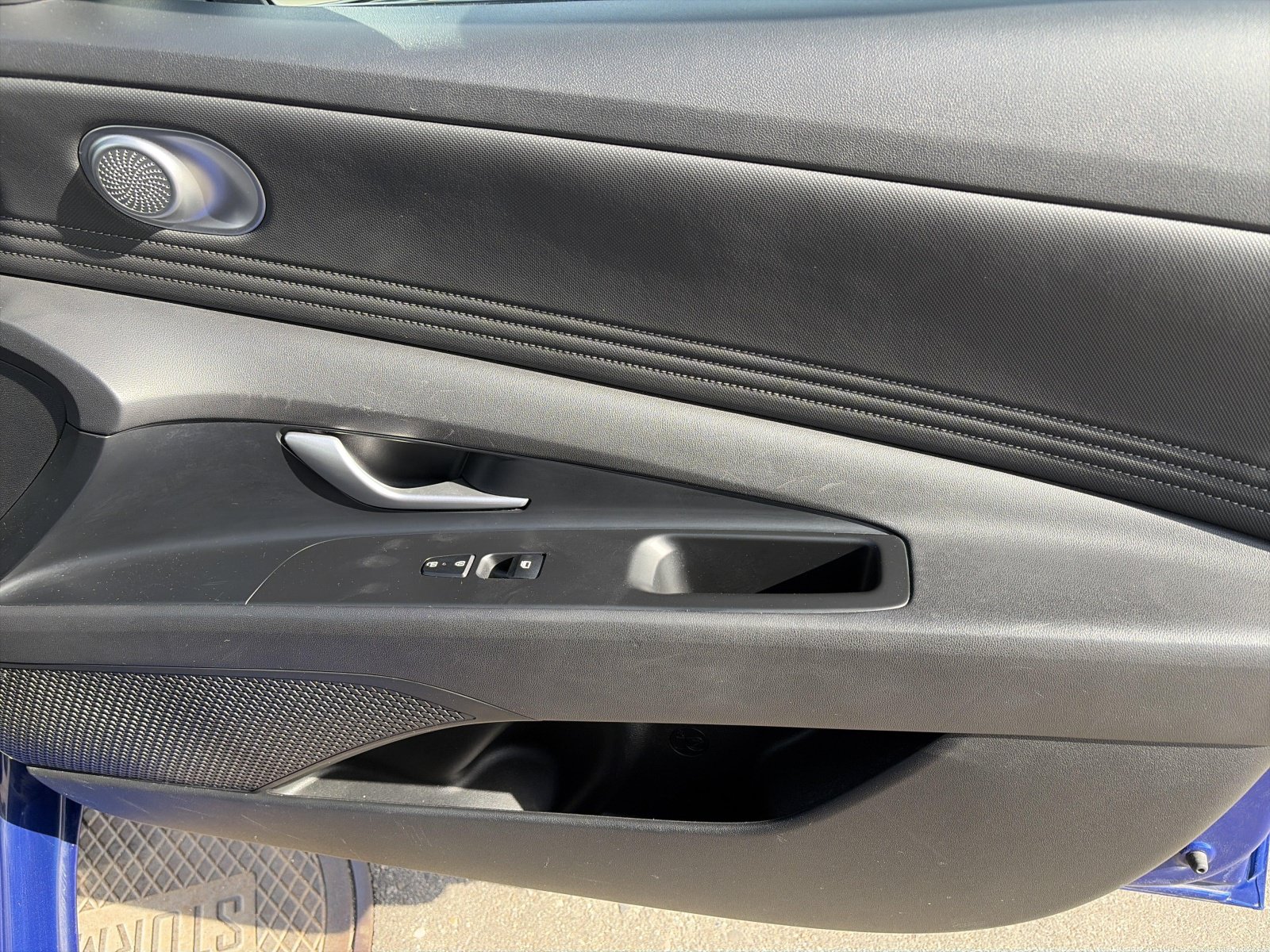 2025 Hyundai Elantra Limited - Photo 32
