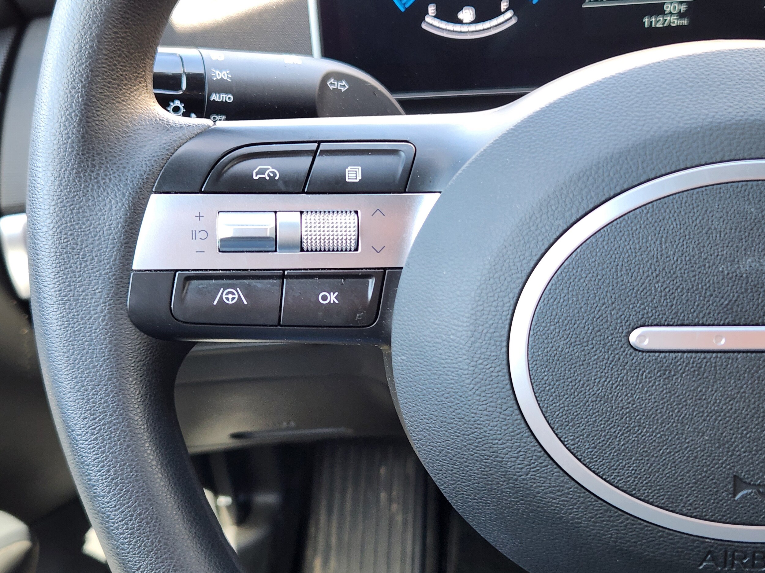 2025 Hyundai Santa Cruz SE - Photo 23