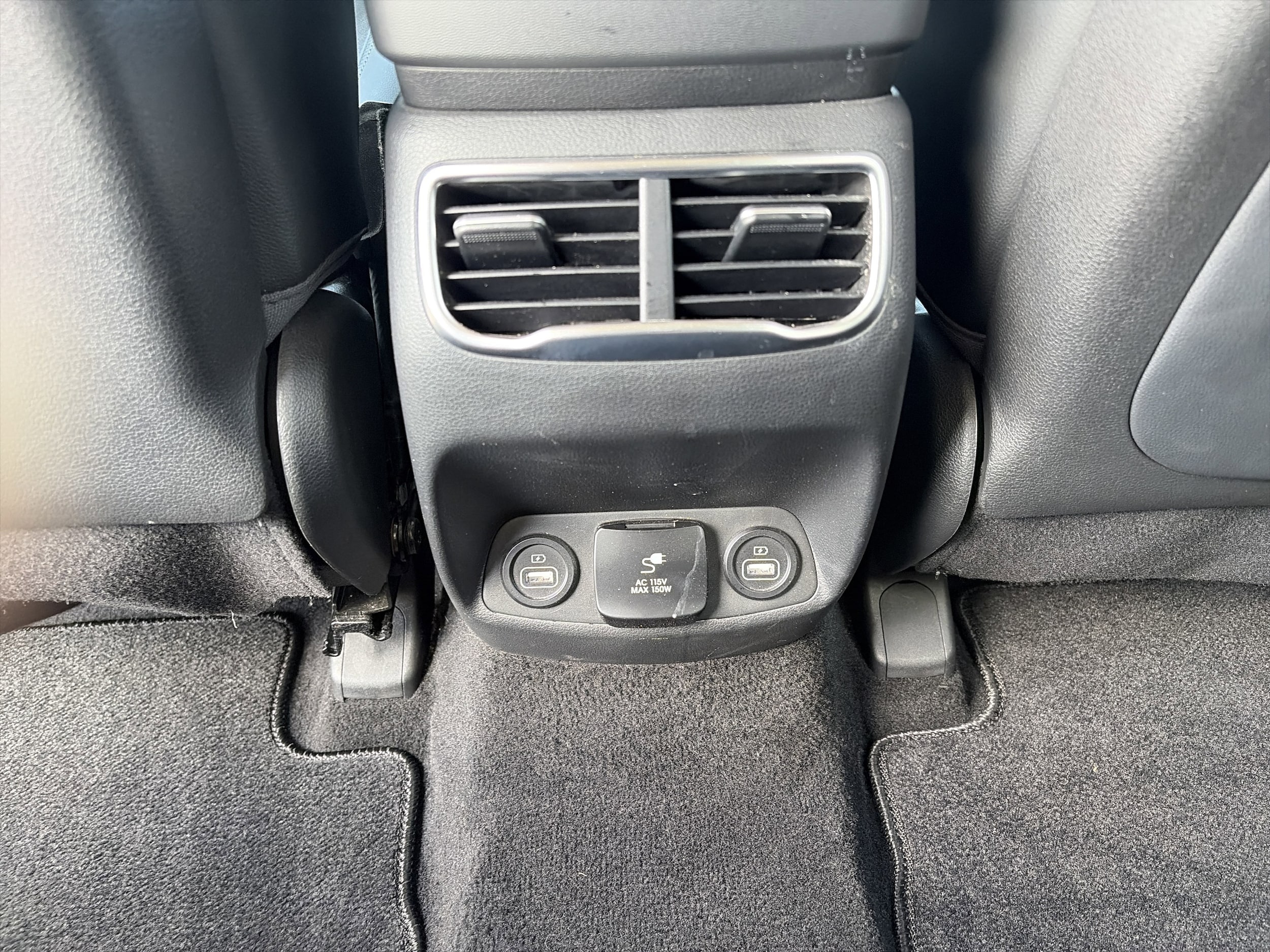 2022 Hyundai Santa Fe Limited - Photo 26