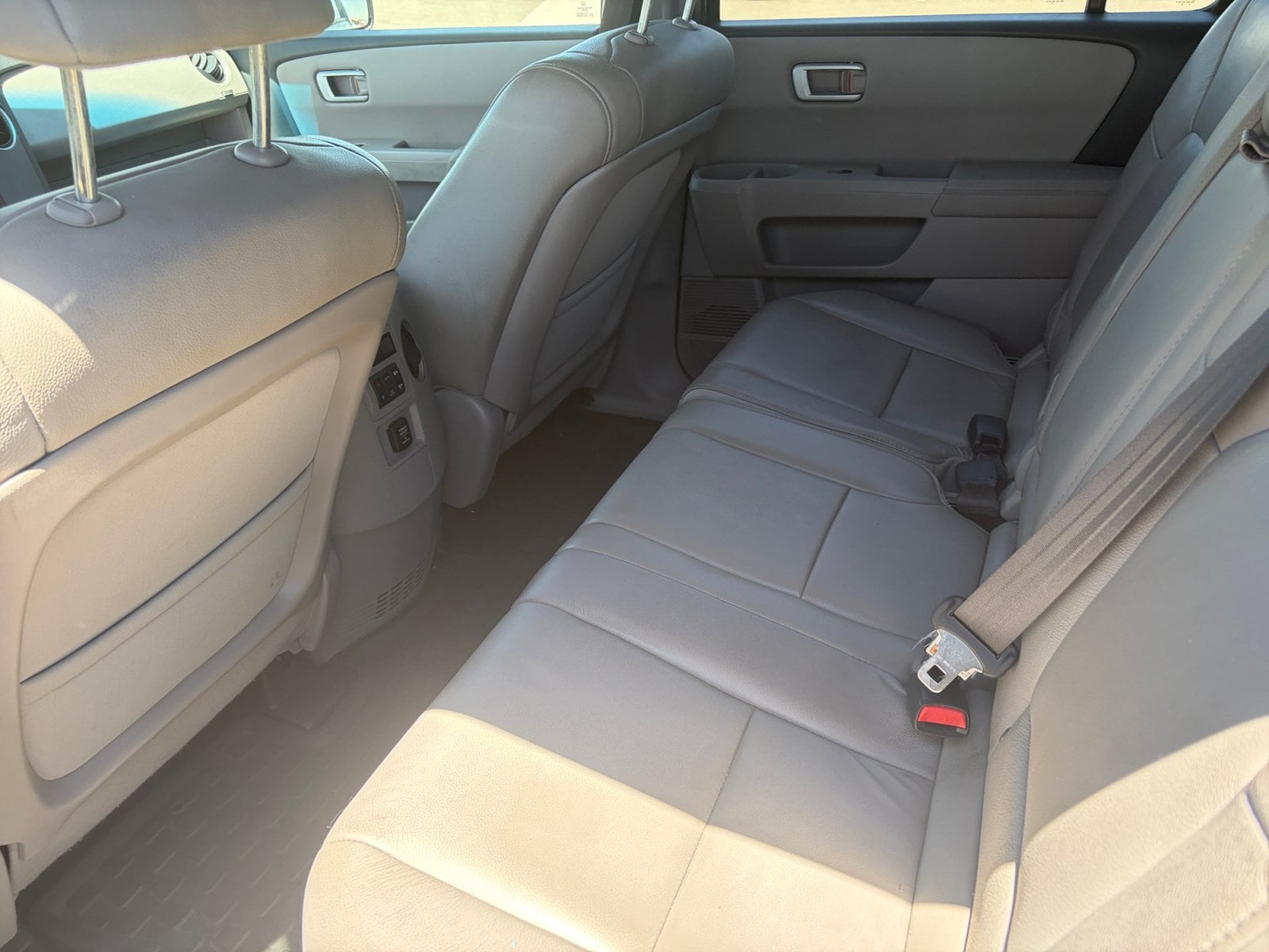 2015 Honda Pilot EX-L - Photo 18