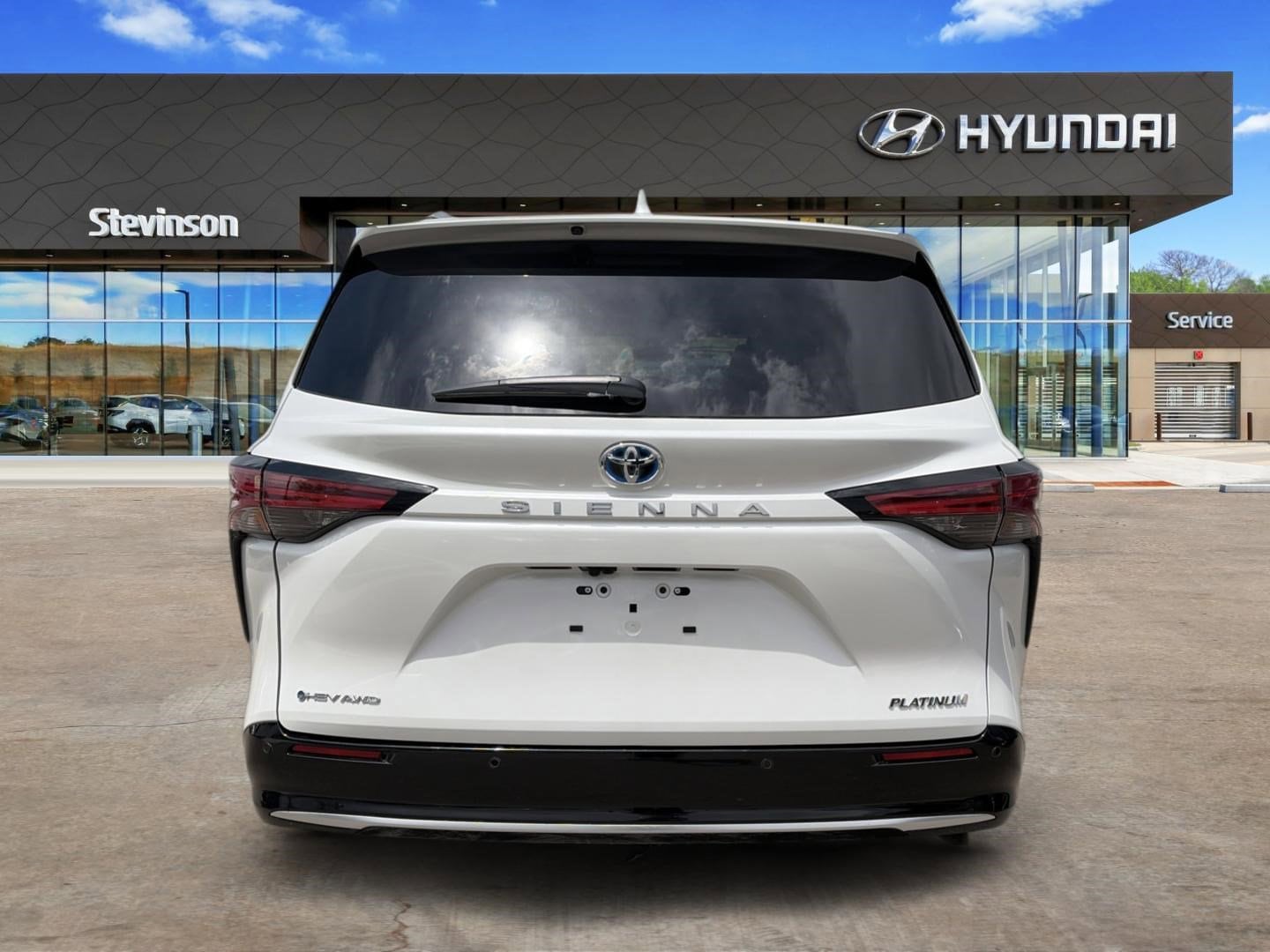 2025 Toyota Sienna Platinum - Photo 7