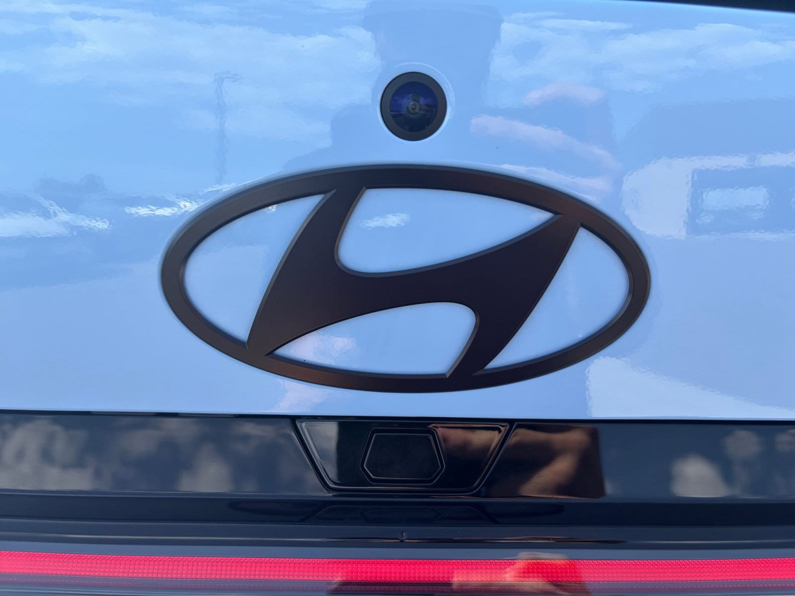 2025 Hyundai Elantra N - Photo 18