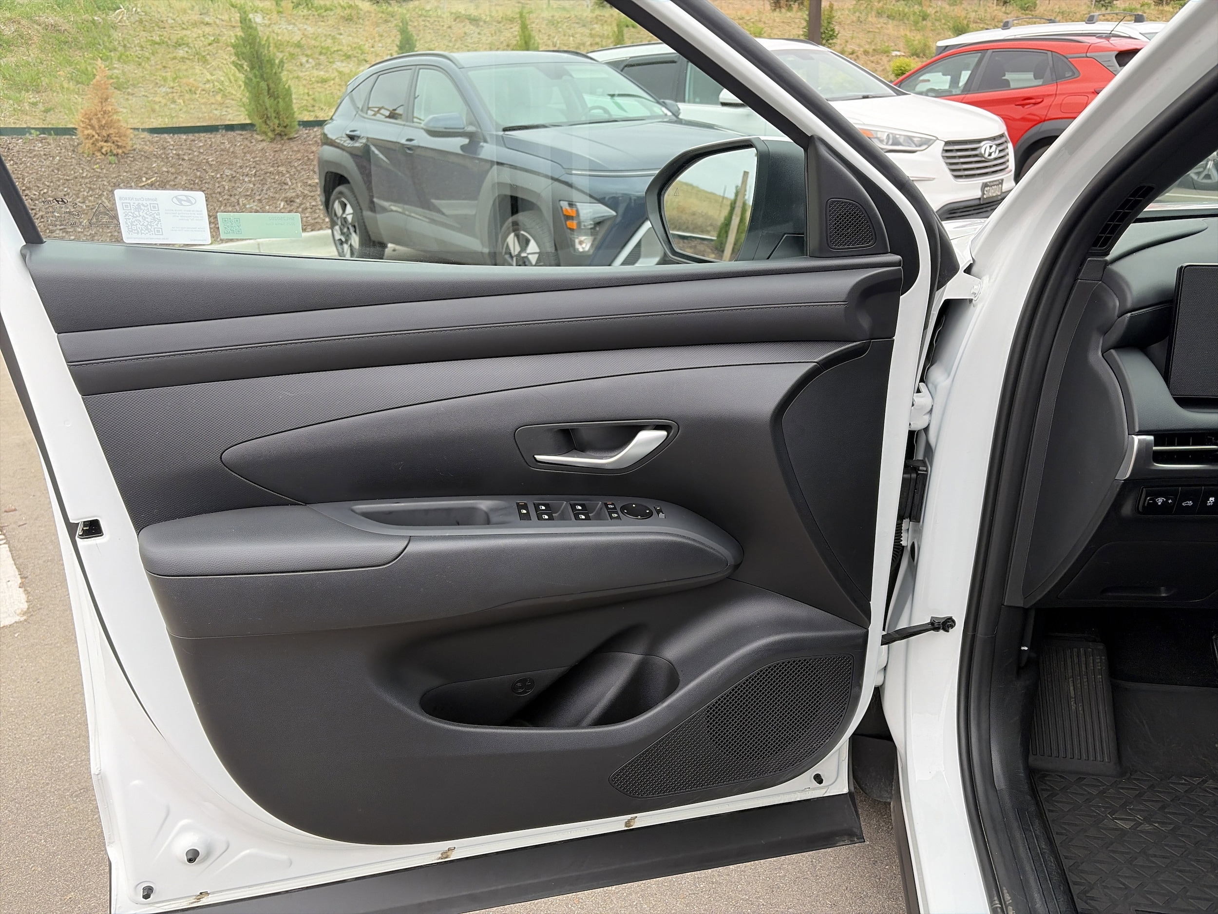 2025 Hyundai Santa Cruz SE - Photo 10