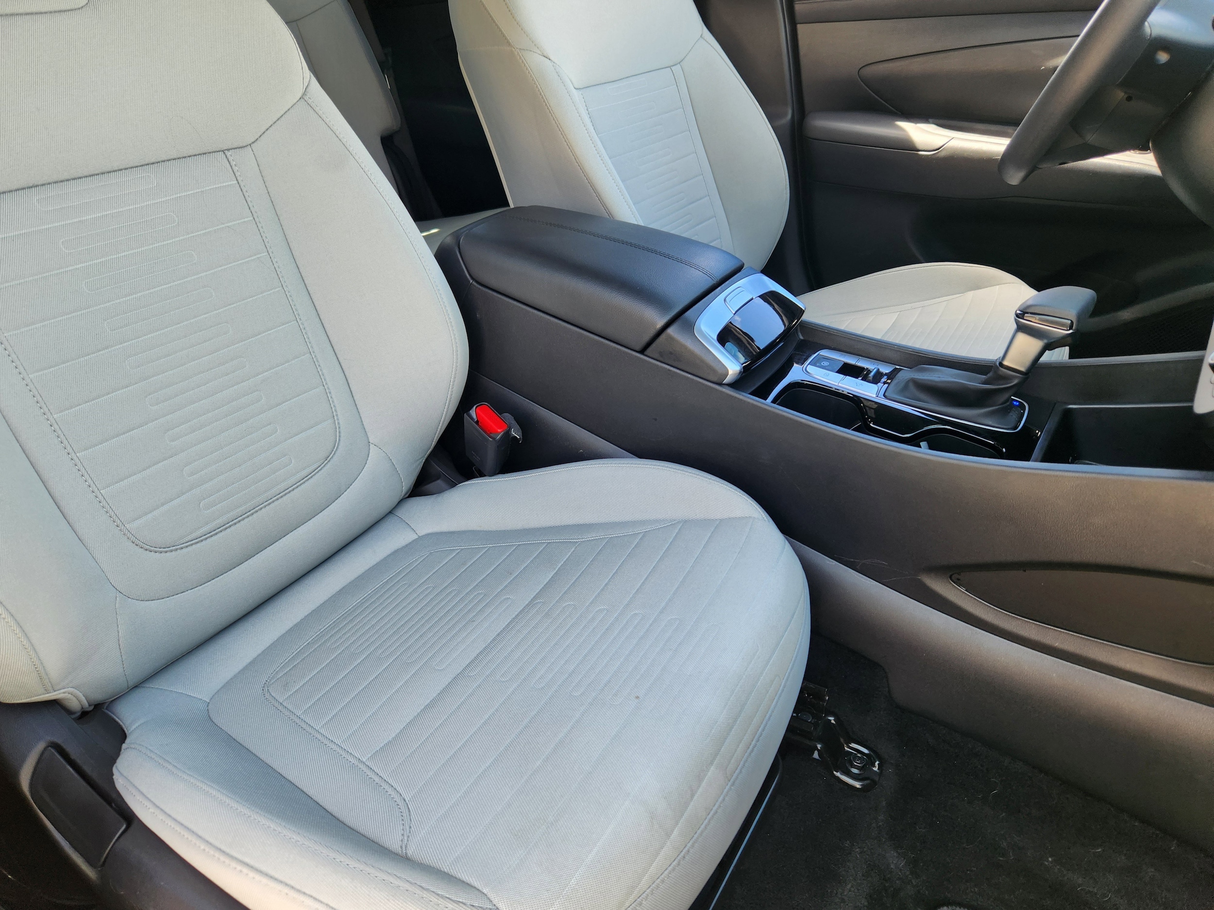 2025 Hyundai Santa Cruz SE - Photo 17